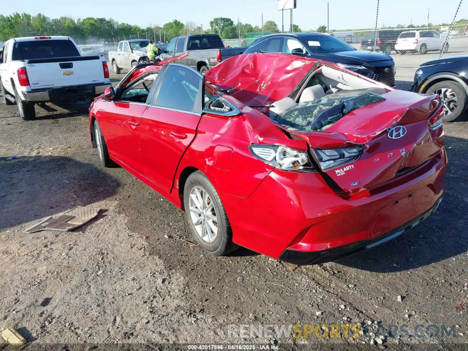 3 Photograph of a damaged car 5NPE24AF7KH740256 HYUNDAI SONATA 2019