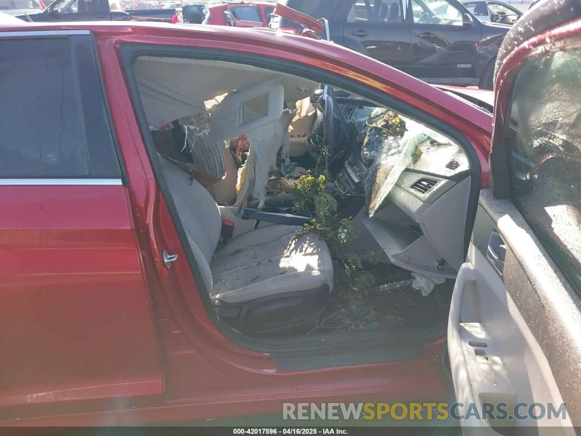 5 Photograph of a damaged car 5NPE24AF7KH740256 HYUNDAI SONATA 2019