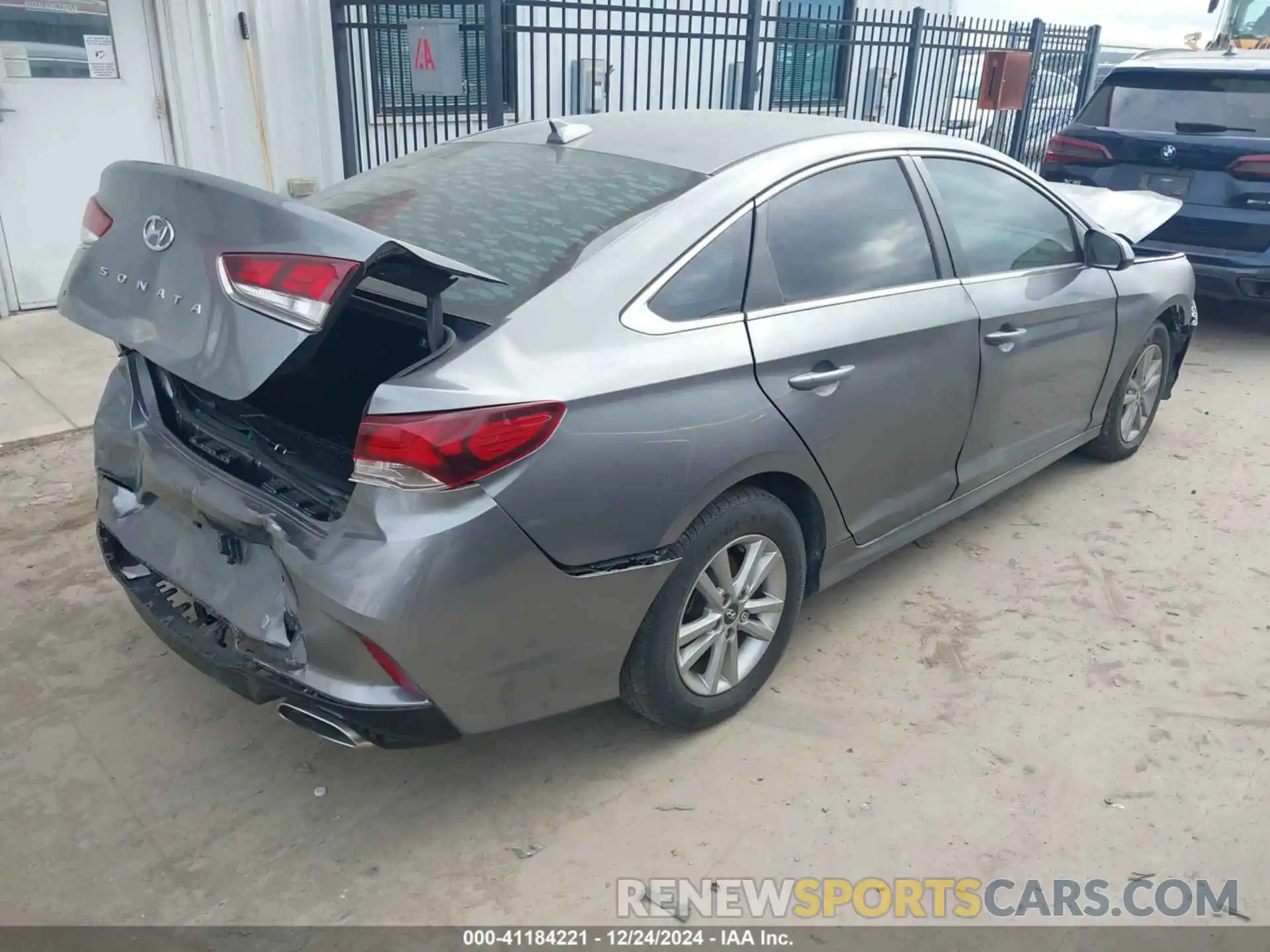 4 Photograph of a damaged car 5NPE24AF7KH751127 HYUNDAI SONATA 2019