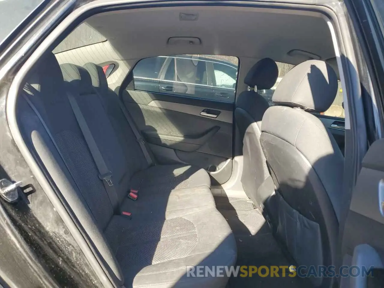 10 Photograph of a damaged car 5NPE24AF7KH751838 HYUNDAI SONATA 2019