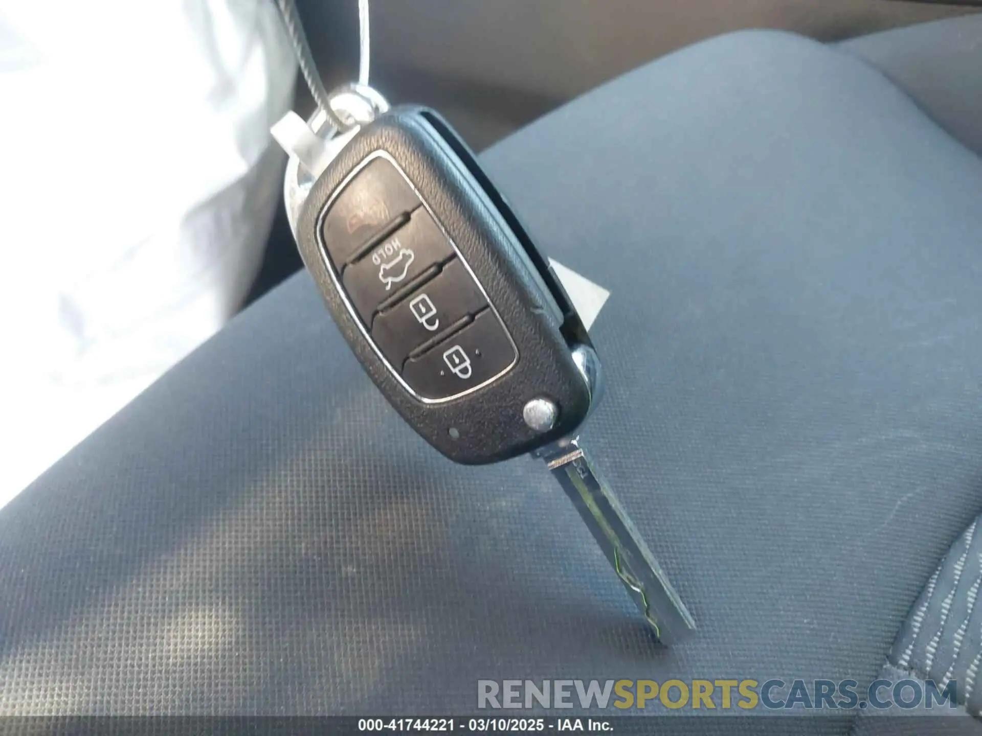 11 Photograph of a damaged car 5NPE24AF7KH765660 HYUNDAI SONATA 2019