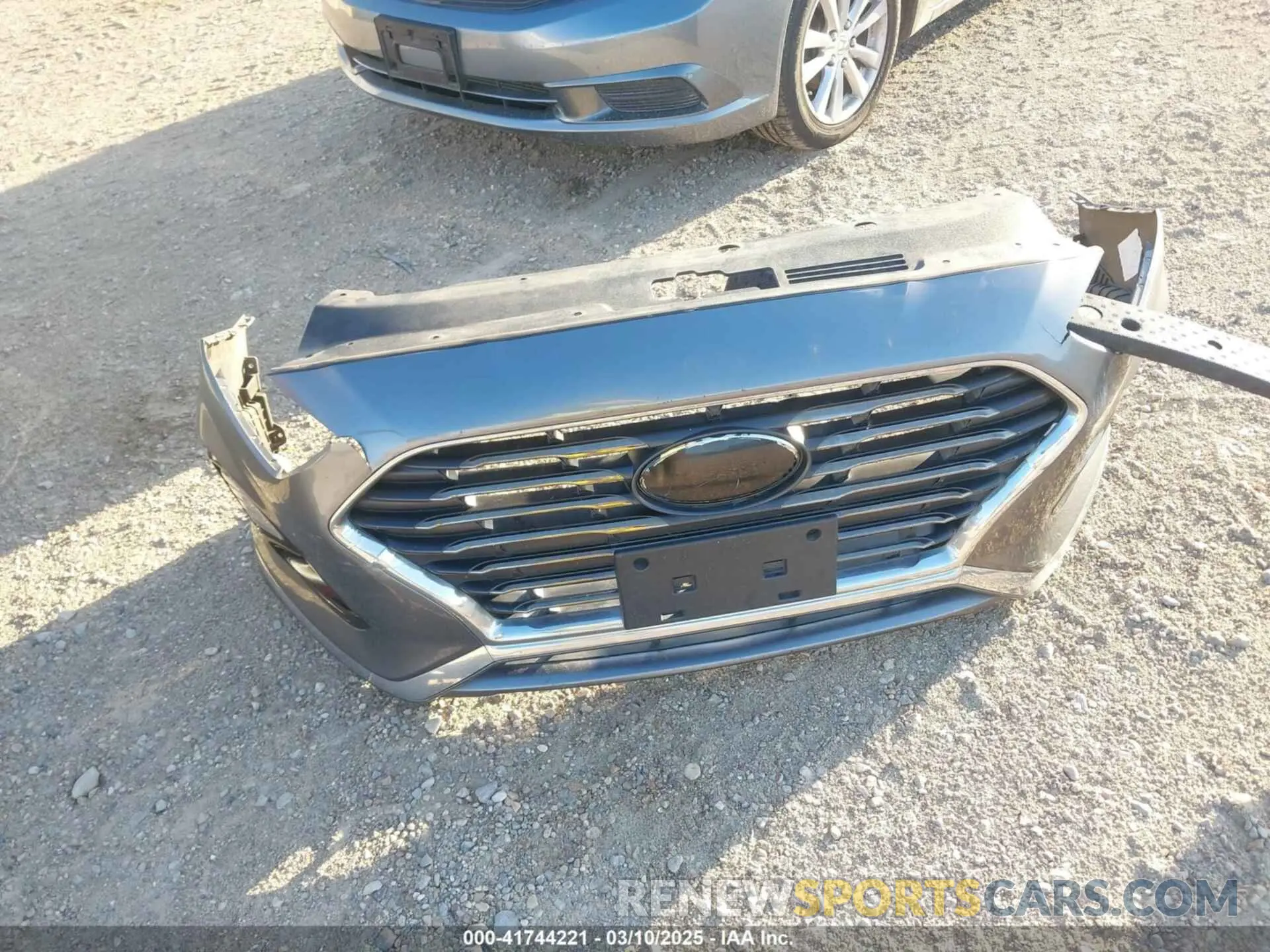 12 Photograph of a damaged car 5NPE24AF7KH765660 HYUNDAI SONATA 2019