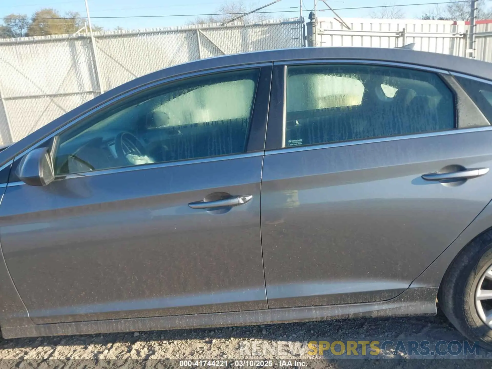 15 Photograph of a damaged car 5NPE24AF7KH765660 HYUNDAI SONATA 2019