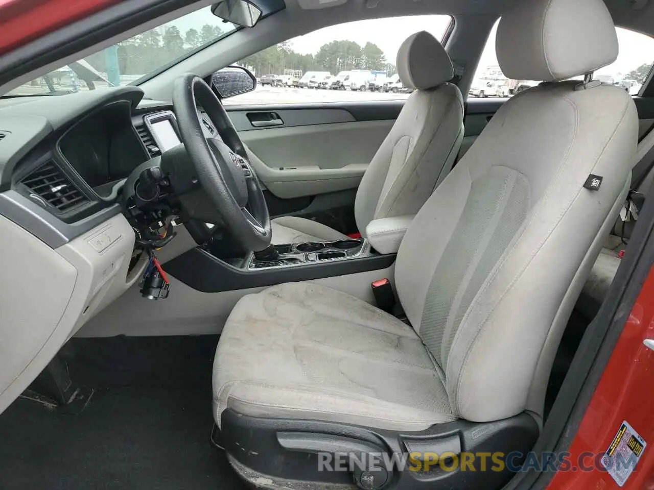 7 Photograph of a damaged car 5NPE24AF7KH766629 HYUNDAI SONATA 2019