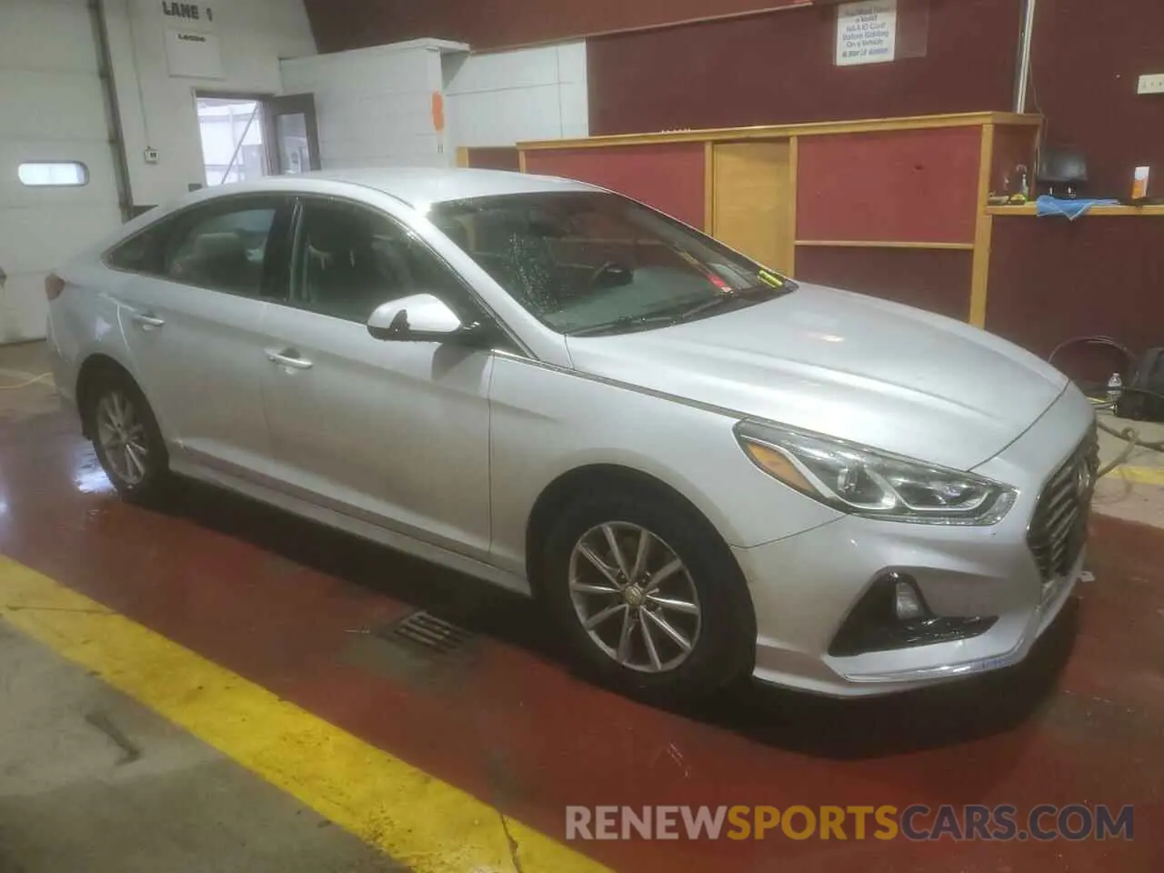 4 Photograph of a damaged car 5NPE24AF7KH779557 HYUNDAI SONATA 2019
