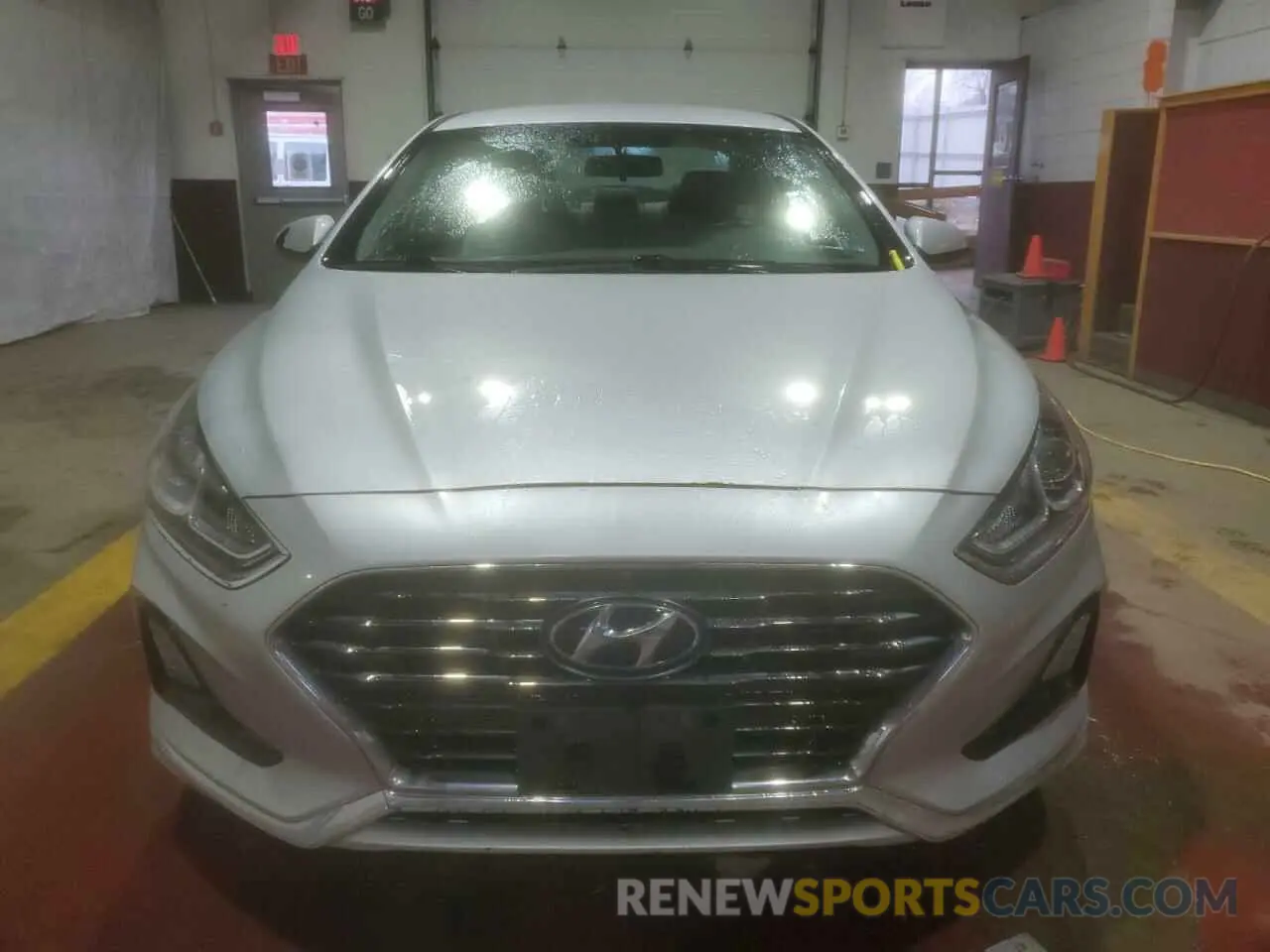 5 Photograph of a damaged car 5NPE24AF7KH779557 HYUNDAI SONATA 2019