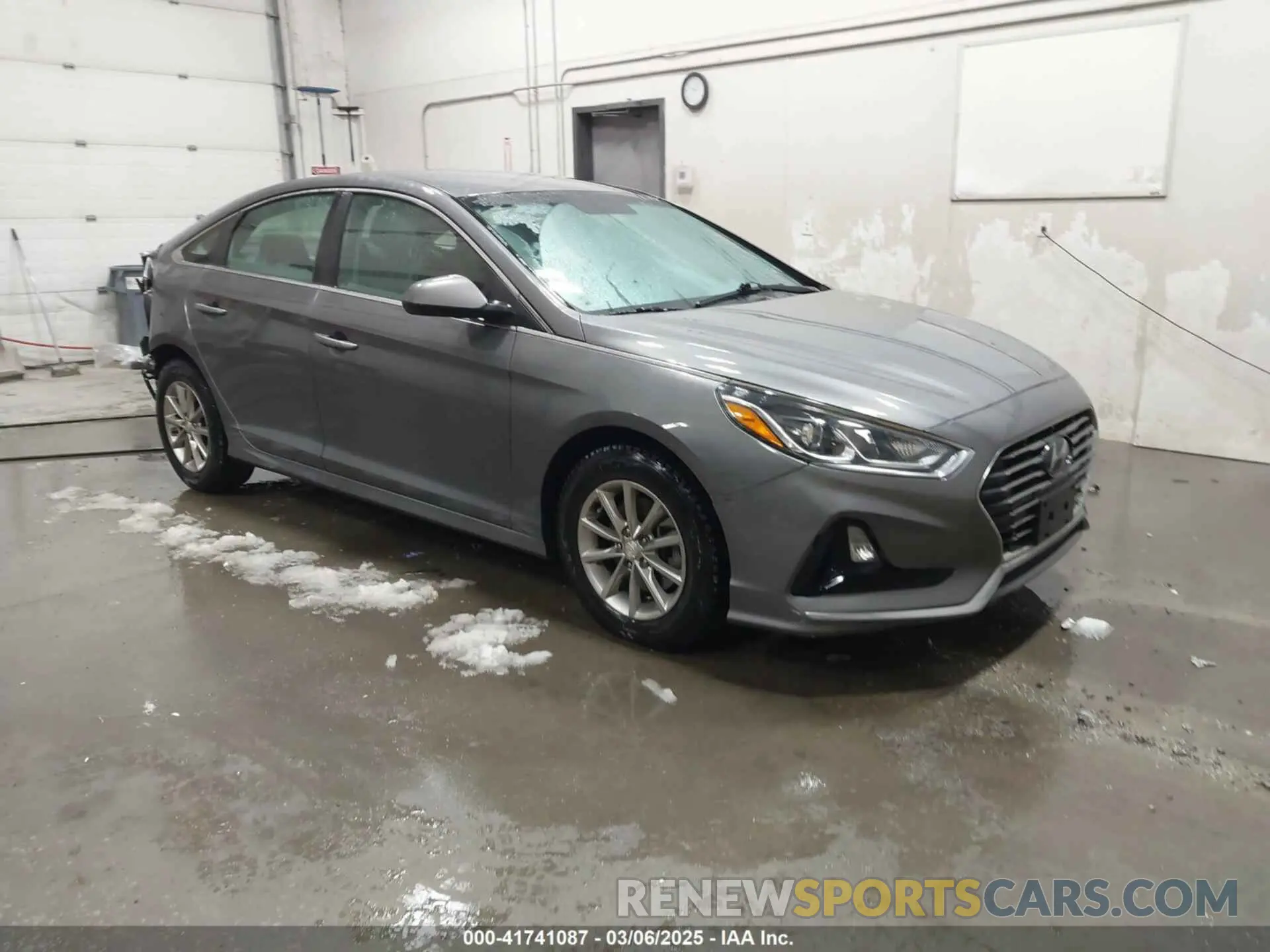 1 Photograph of a damaged car 5NPE24AF7KH787299 HYUNDAI SONATA 2019