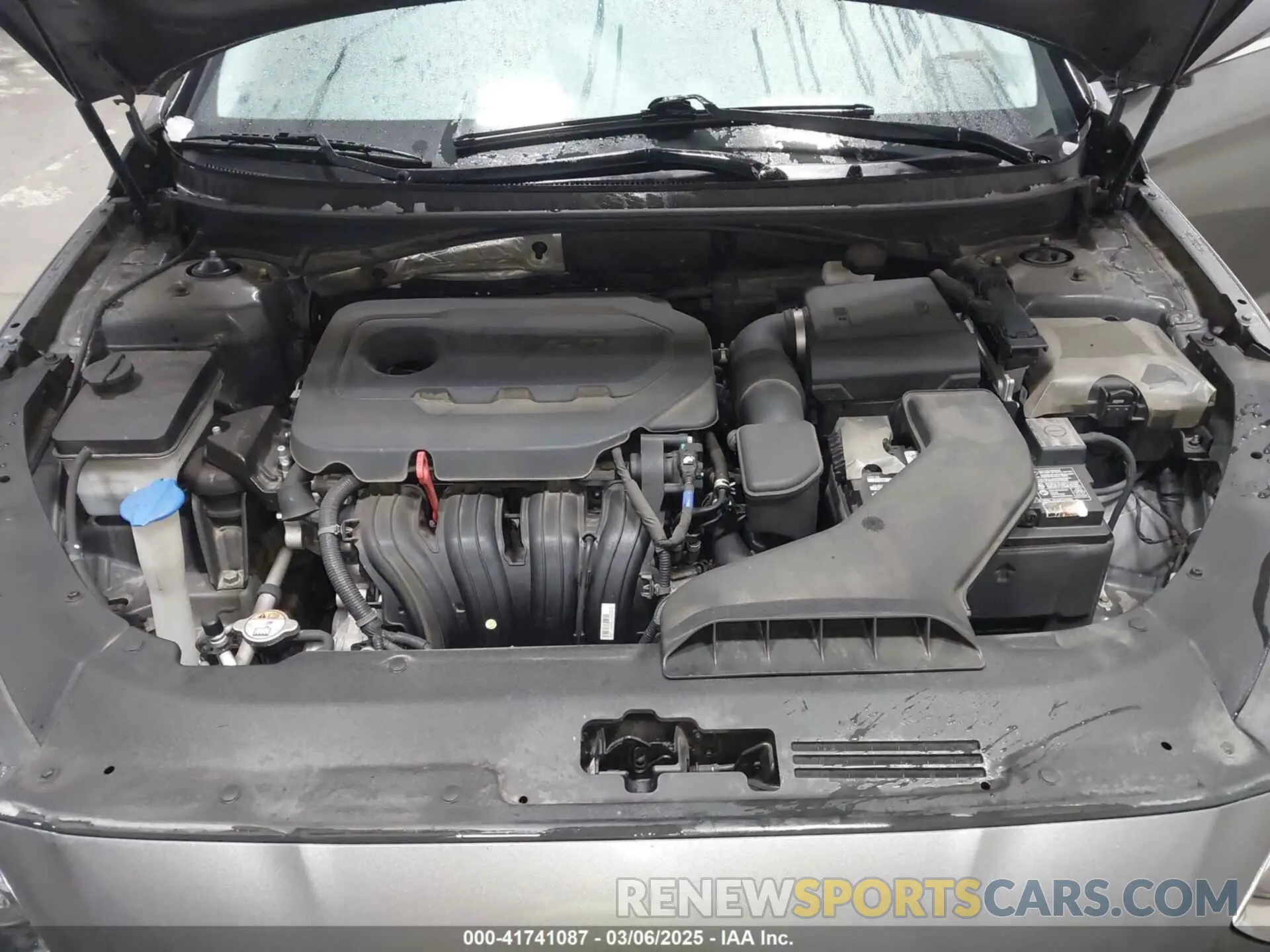 10 Photograph of a damaged car 5NPE24AF7KH787299 HYUNDAI SONATA 2019