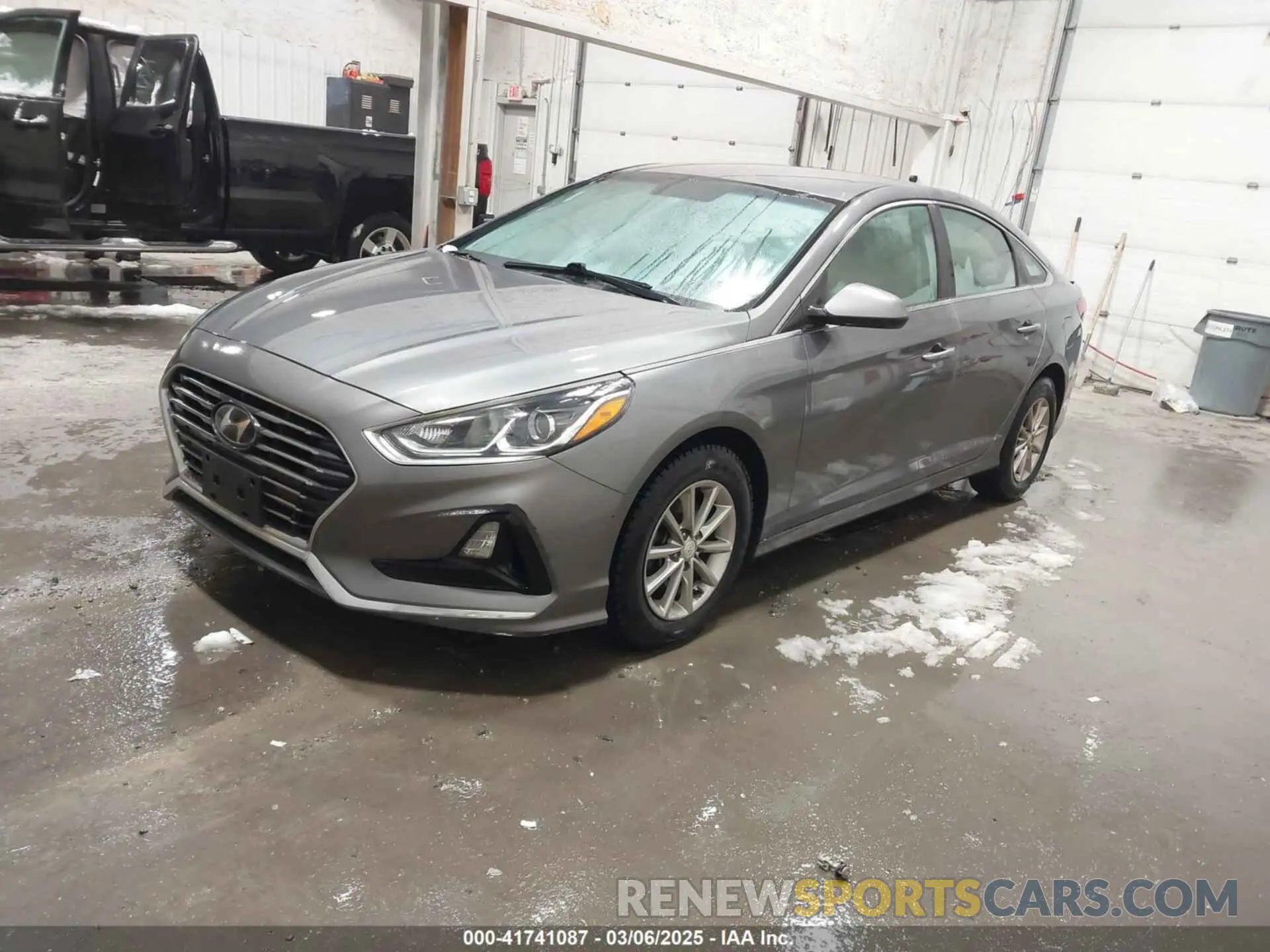 2 Photograph of a damaged car 5NPE24AF7KH787299 HYUNDAI SONATA 2019