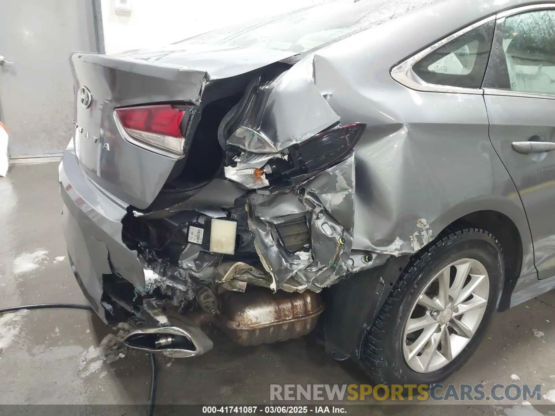 6 Photograph of a damaged car 5NPE24AF7KH787299 HYUNDAI SONATA 2019