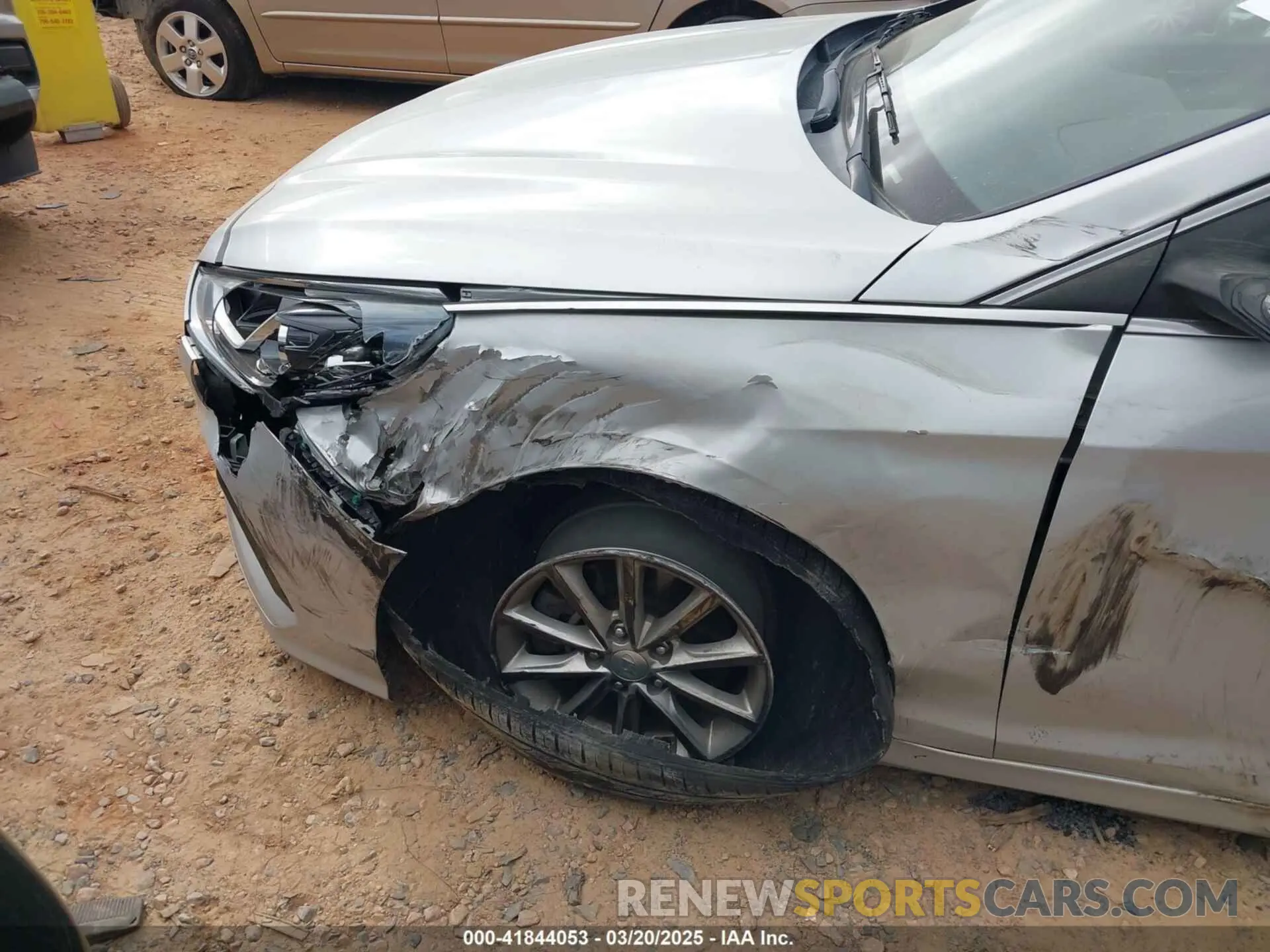 6 Photograph of a damaged car 5NPE24AF7KH800052 HYUNDAI SONATA 2019