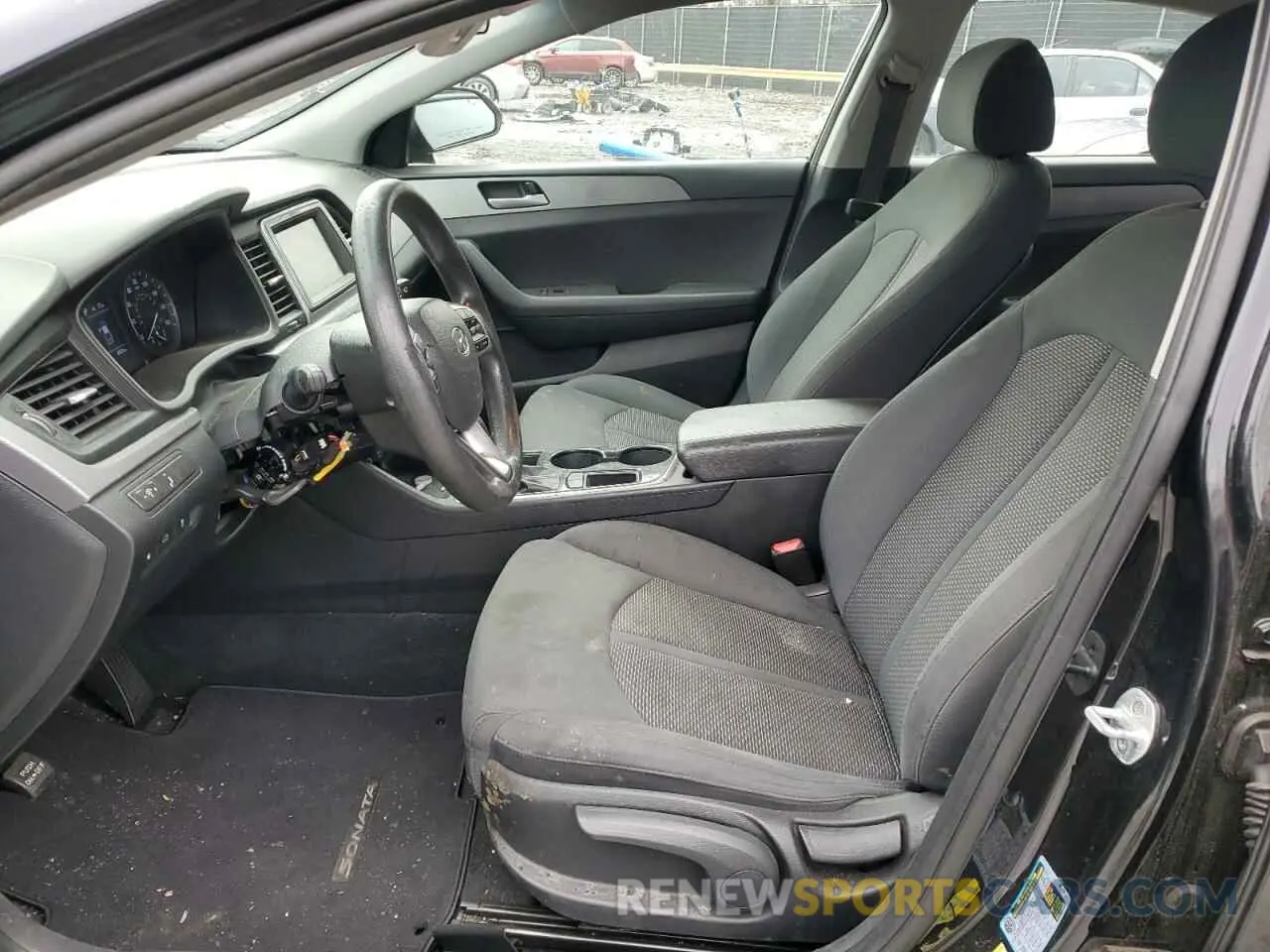 7 Photograph of a damaged car 5NPE24AF7KH804392 HYUNDAI SONATA 2019
