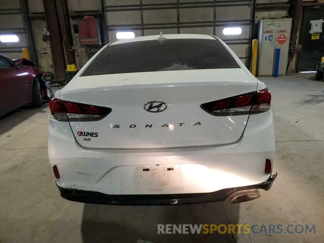 6 Photograph of a damaged car 5NPE24AF8KH740640 HYUNDAI SONATA 2019