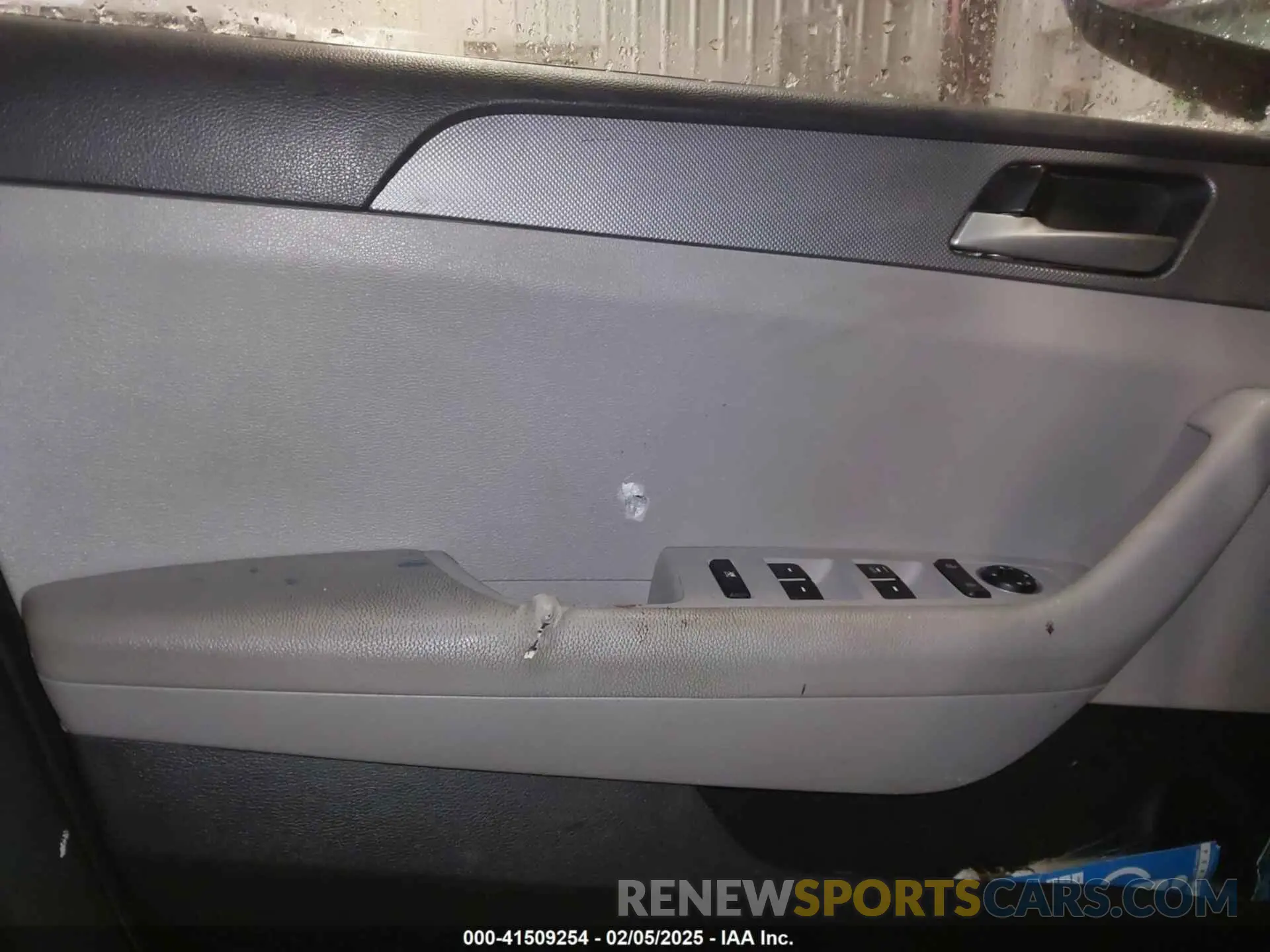 22 Photograph of a damaged car 5NPE24AF8KH745000 HYUNDAI SONATA 2019