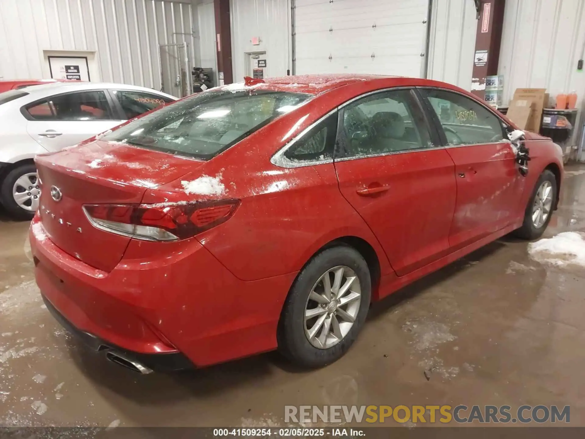 4 Photograph of a damaged car 5NPE24AF8KH745000 HYUNDAI SONATA 2019