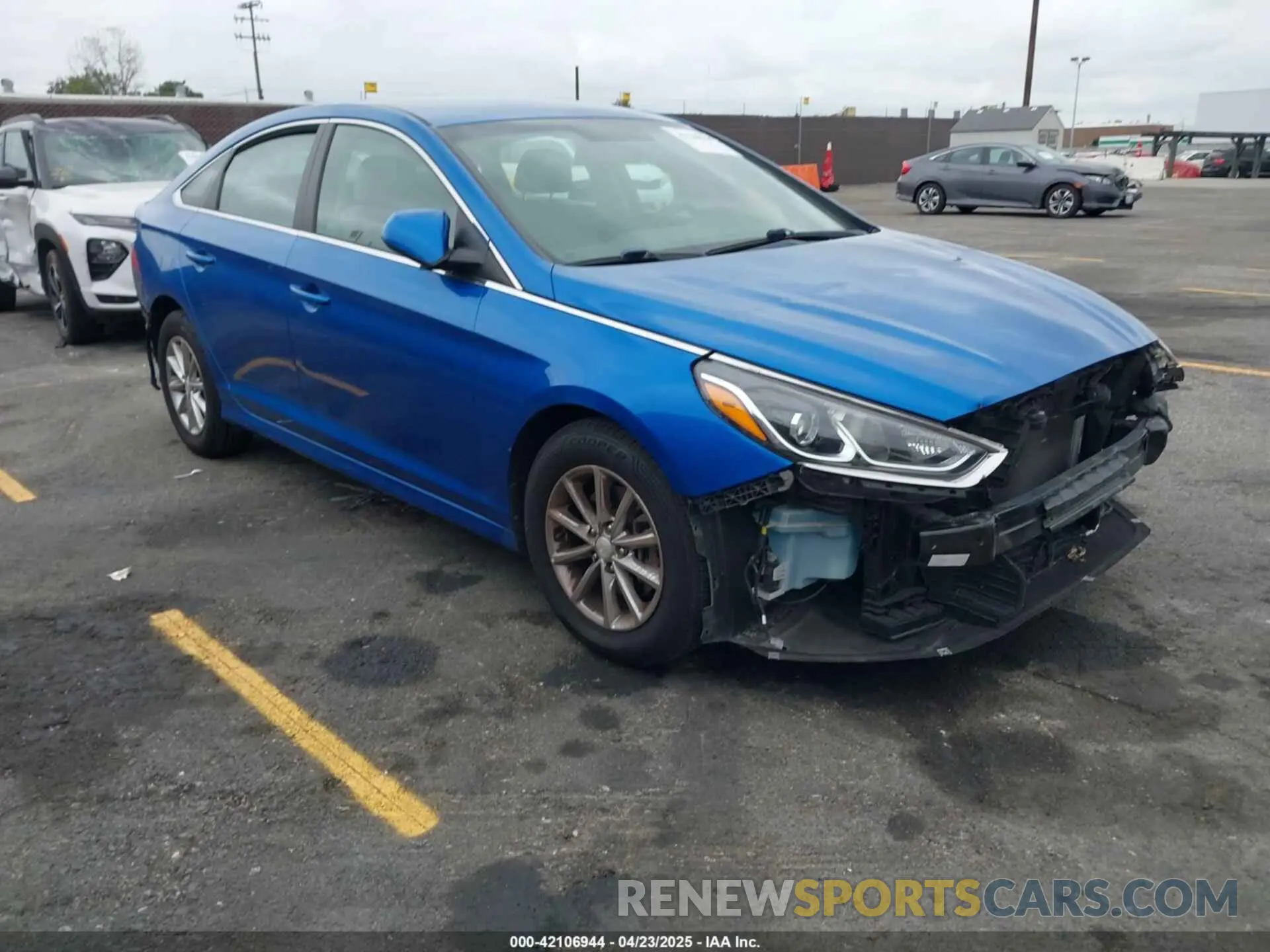 1 Photograph of a damaged car 5NPE24AF8KH747894 HYUNDAI SONATA 2019