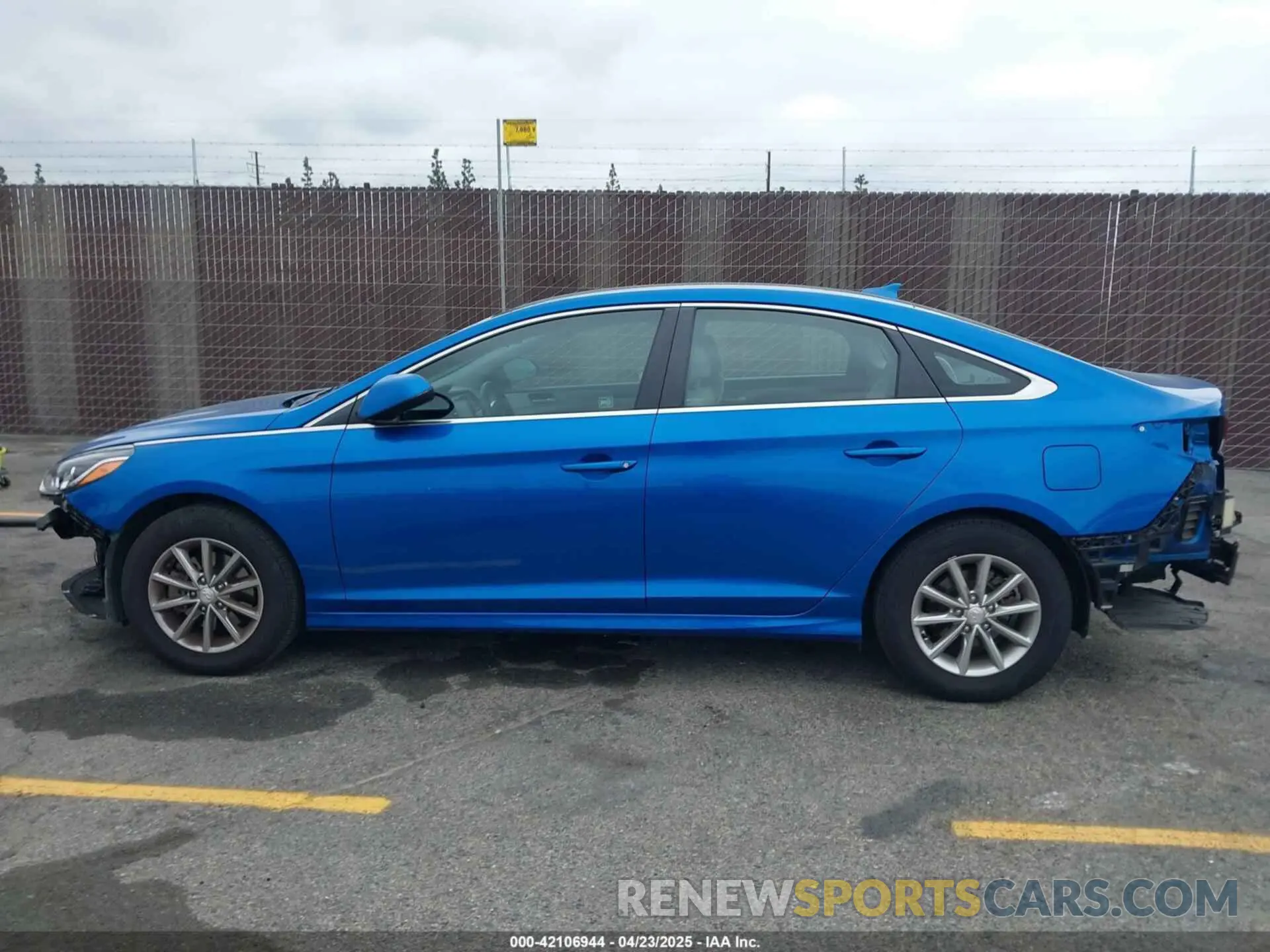 14 Photograph of a damaged car 5NPE24AF8KH747894 HYUNDAI SONATA 2019