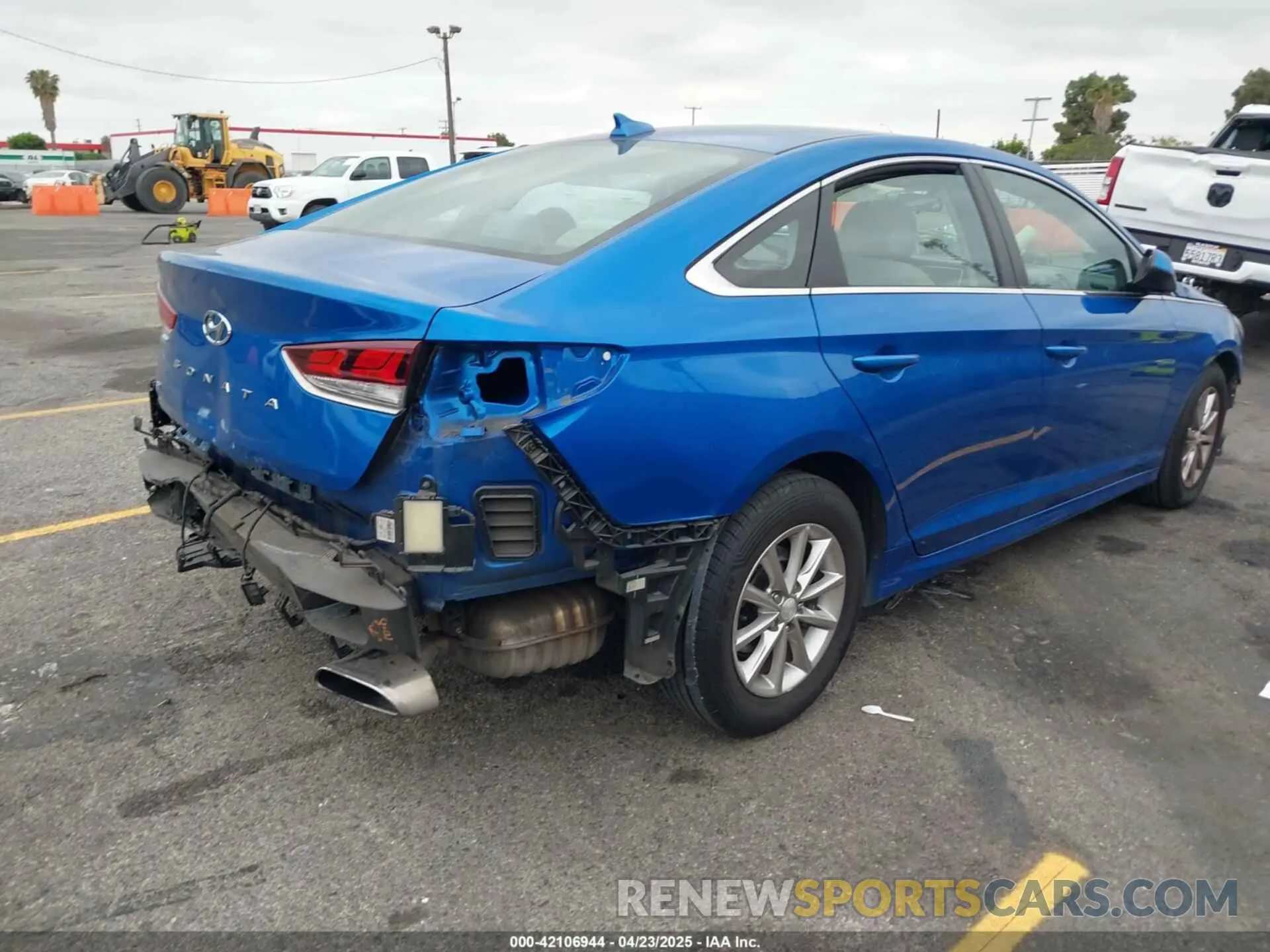4 Photograph of a damaged car 5NPE24AF8KH747894 HYUNDAI SONATA 2019