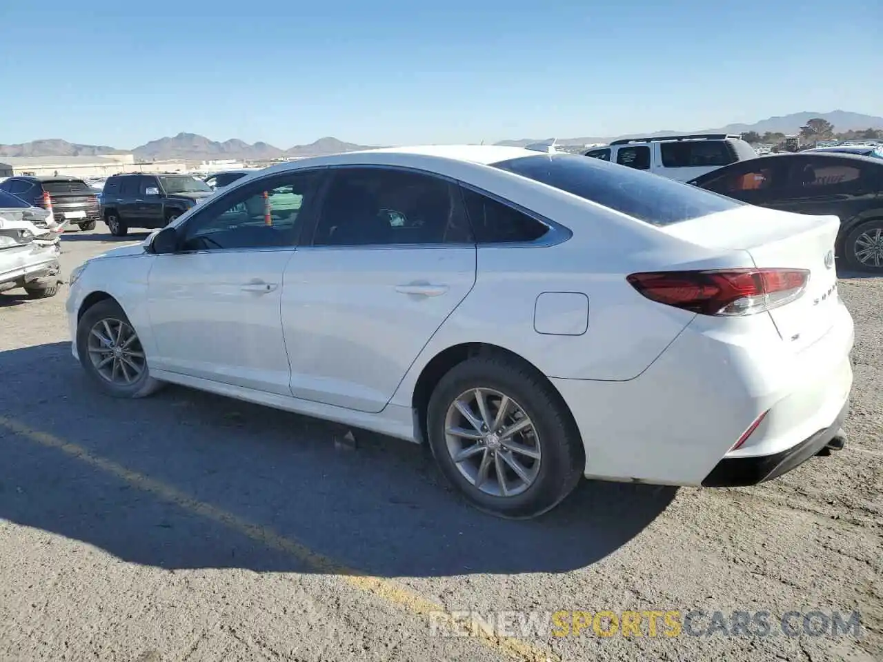 2 Photograph of a damaged car 5NPE24AF8KH752724 HYUNDAI SONATA 2019