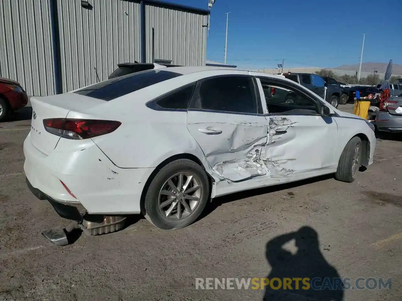 3 Photograph of a damaged car 5NPE24AF8KH752724 HYUNDAI SONATA 2019