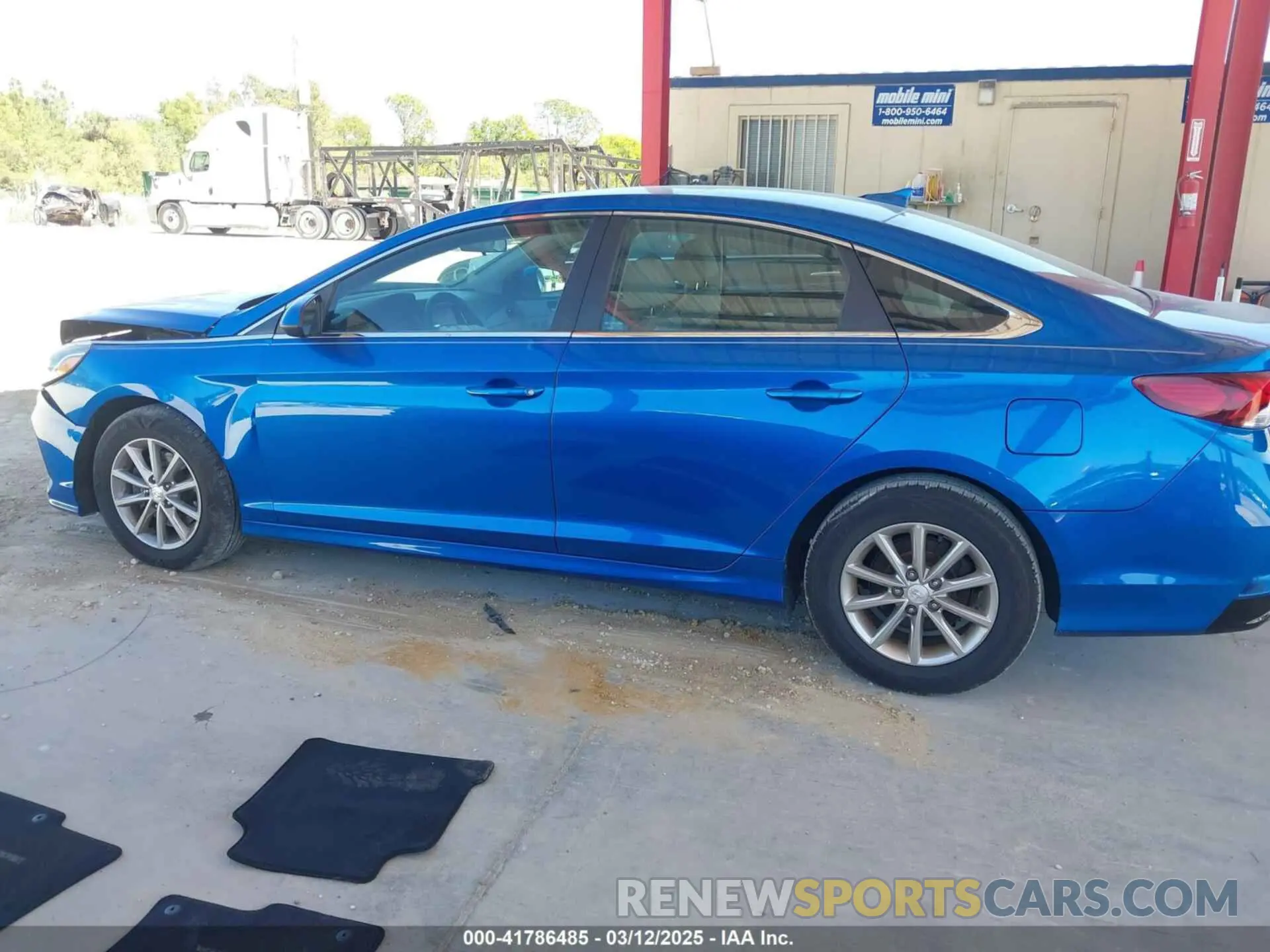 14 Photograph of a damaged car 5NPE24AF8KH755400 HYUNDAI SONATA 2019