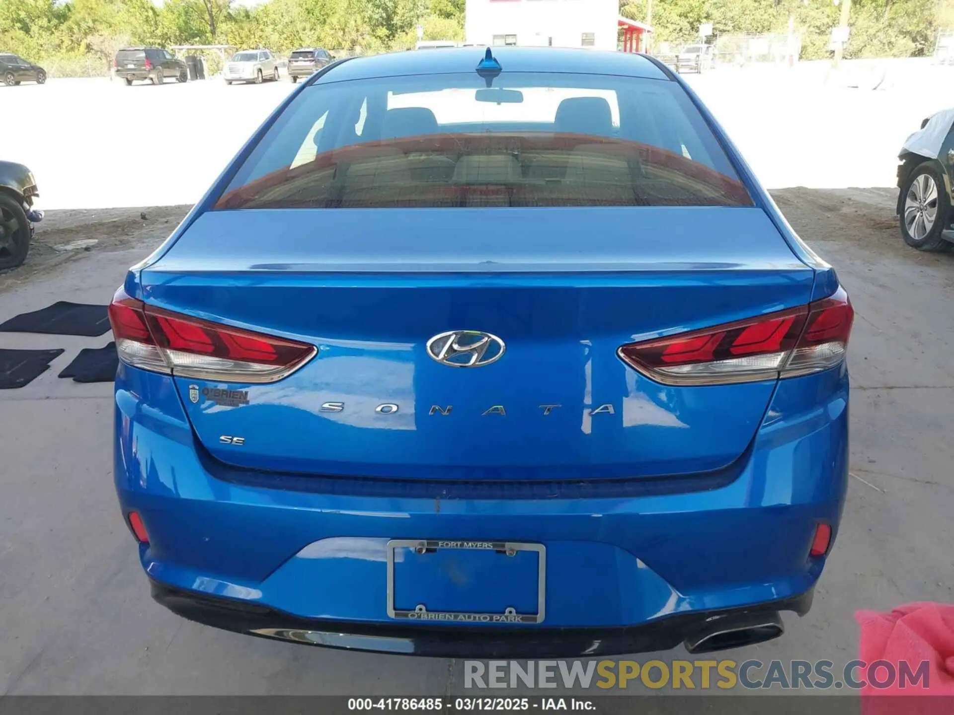 16 Photograph of a damaged car 5NPE24AF8KH755400 HYUNDAI SONATA 2019