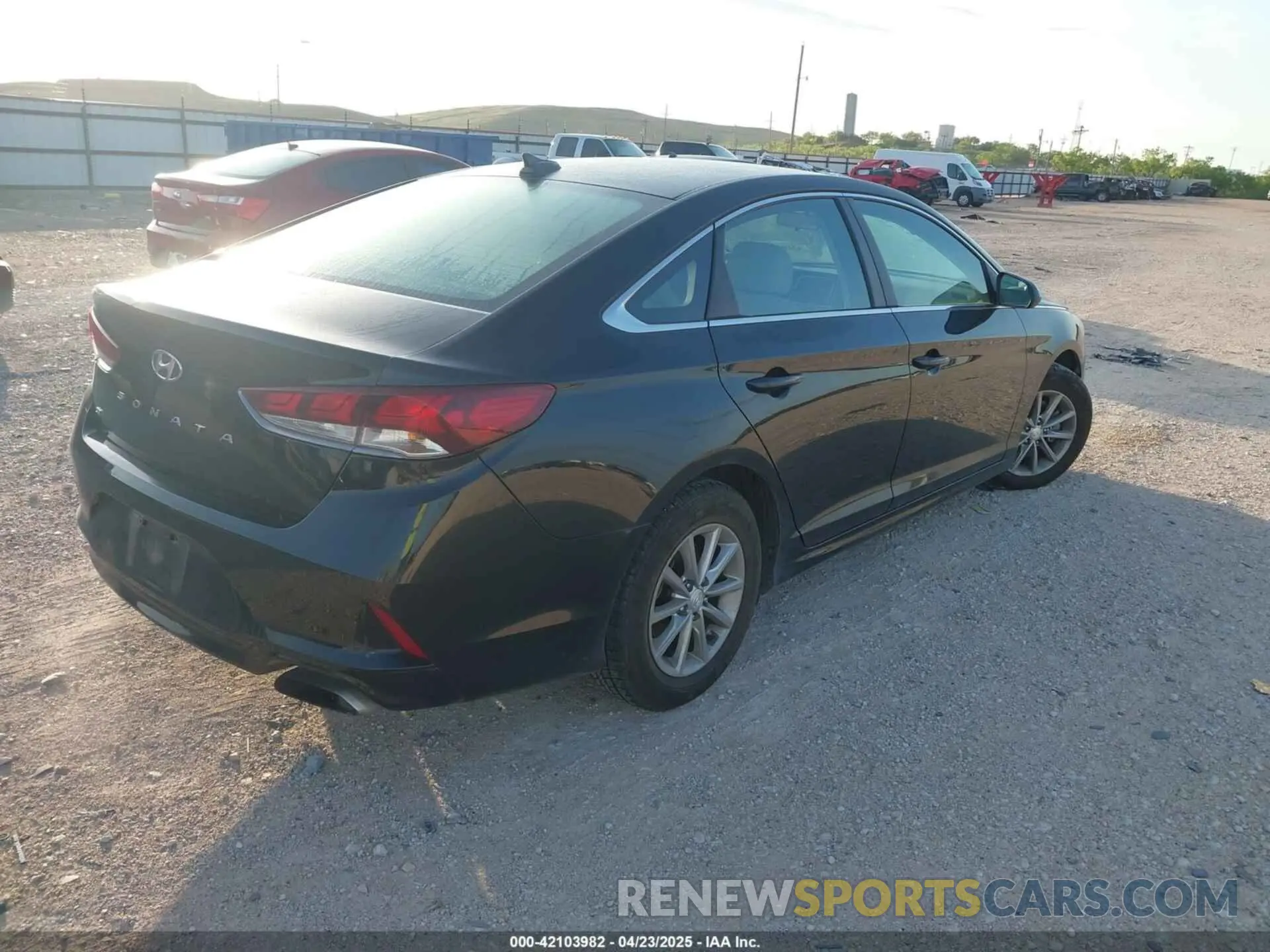 4 Photograph of a damaged car 5NPE24AF8KH777929 HYUNDAI SONATA 2019