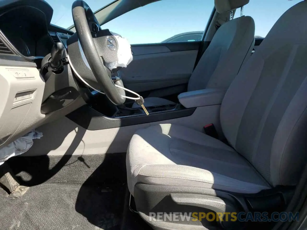 7 Photograph of a damaged car 5NPE24AF8KH779065 HYUNDAI SONATA 2019