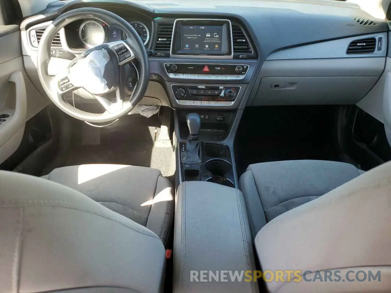 8 Photograph of a damaged car 5NPE24AF8KH779065 HYUNDAI SONATA 2019