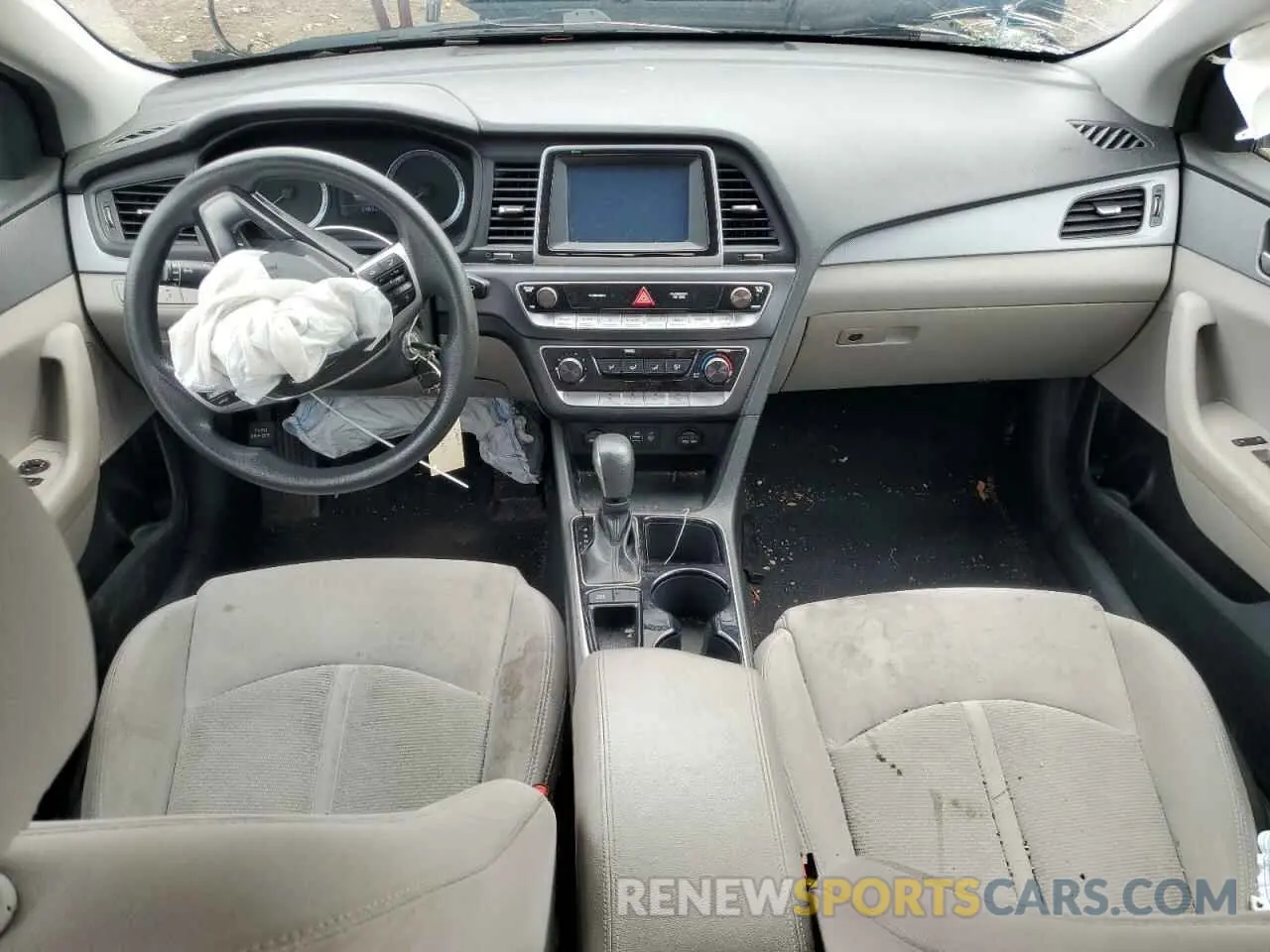 8 Photograph of a damaged car 5NPE24AF8KH790597 HYUNDAI SONATA 2019