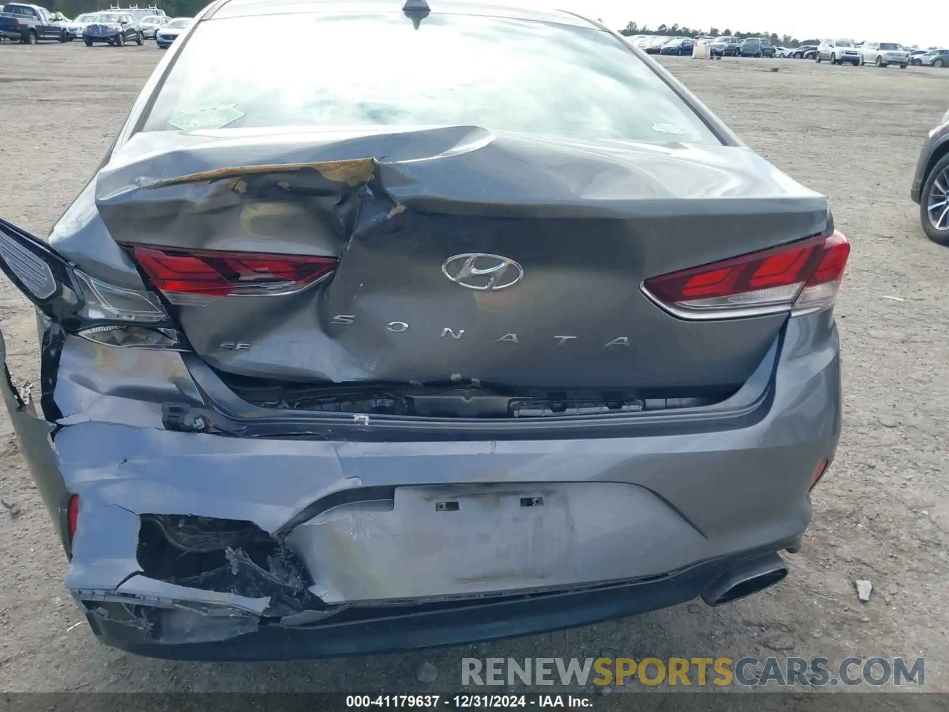 6 Photograph of a damaged car 5NPE24AF8KH800304 HYUNDAI SONATA 2019