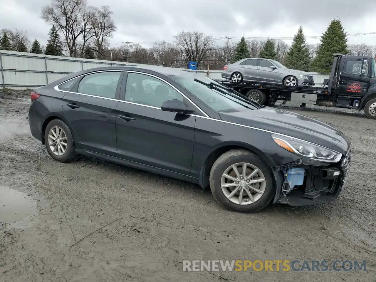4 Photograph of a damaged car 5NPE24AF8KH806006 HYUNDAI SONATA 2019