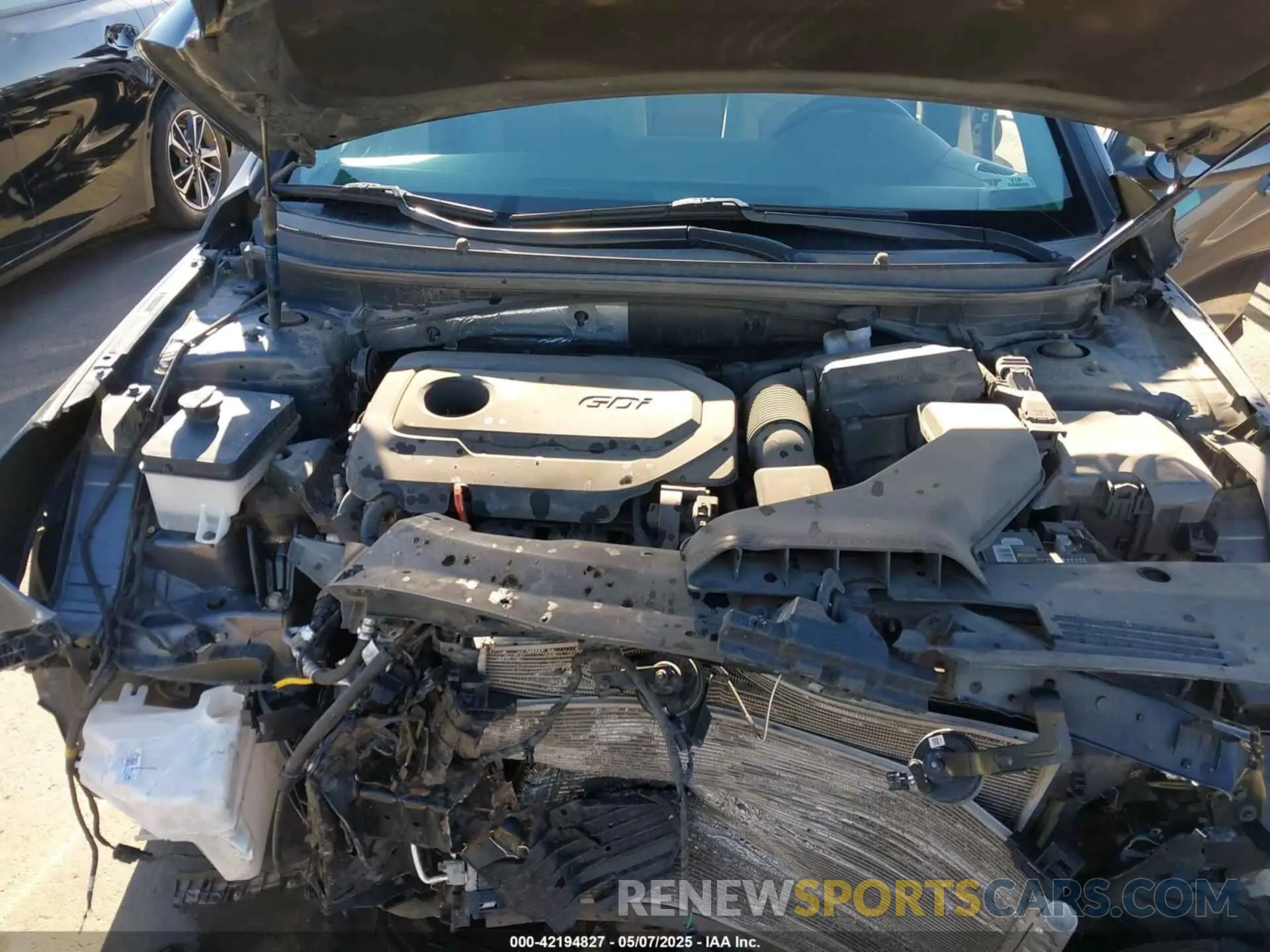 10 Photograph of a damaged car 5NPE24AF8KH810752 HYUNDAI SONATA 2019