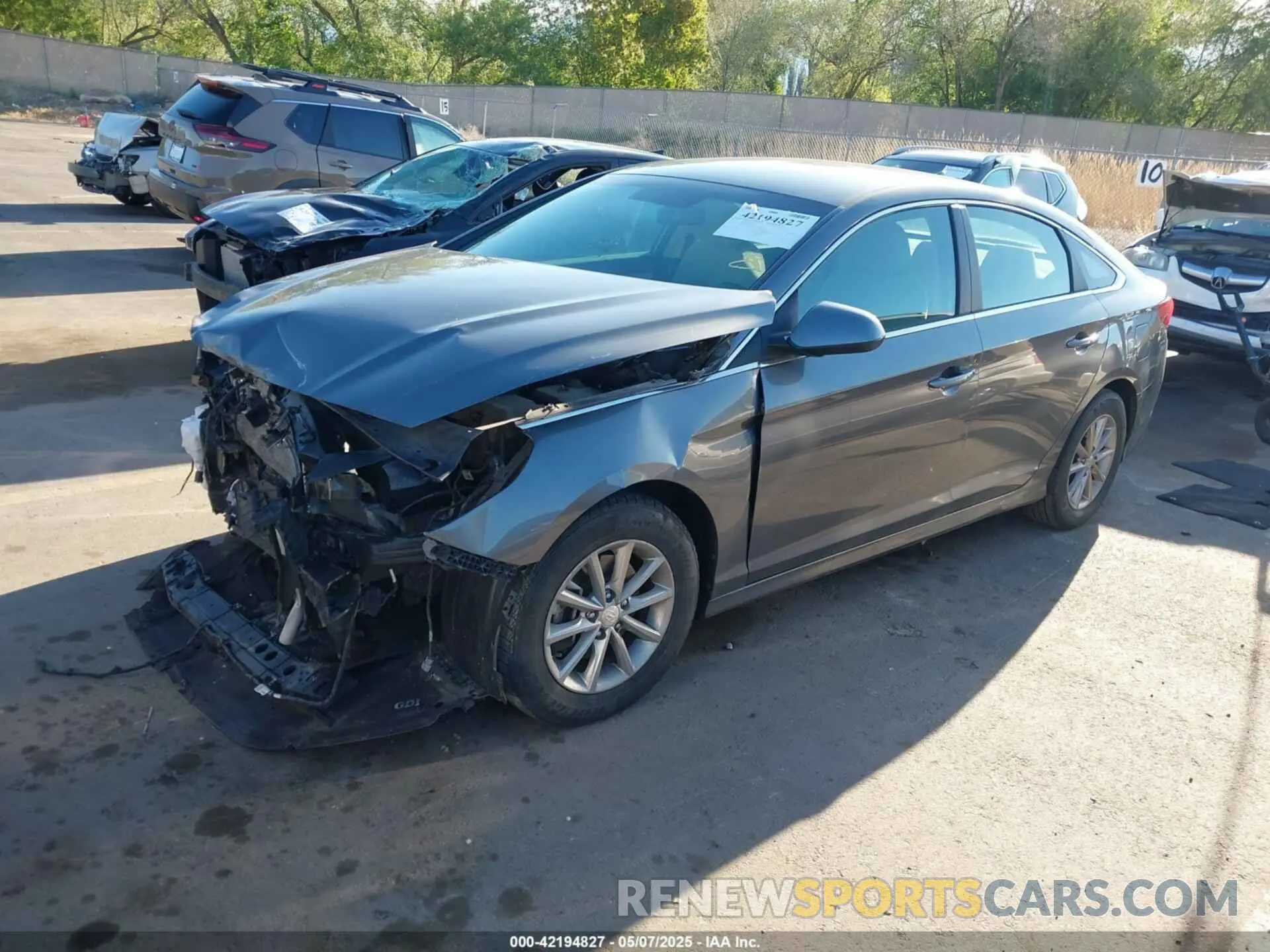 2 Photograph of a damaged car 5NPE24AF8KH810752 HYUNDAI SONATA 2019