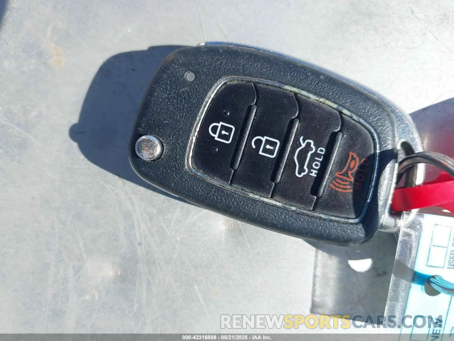 11 Photograph of a damaged car 5NPE24AF9KH736029 HYUNDAI SONATA 2019