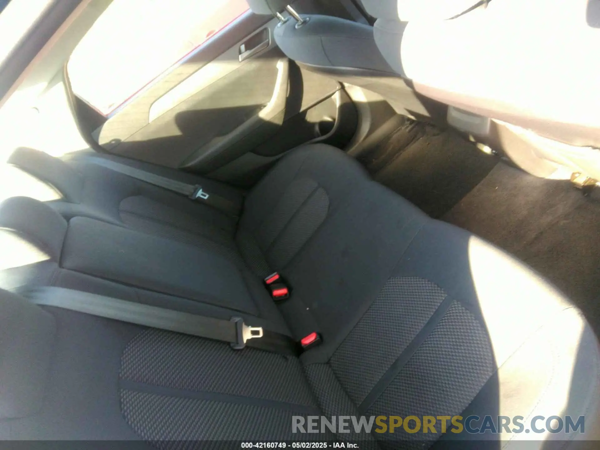 8 Photograph of a damaged car 5NPE24AF9KH749086 HYUNDAI SONATA 2019