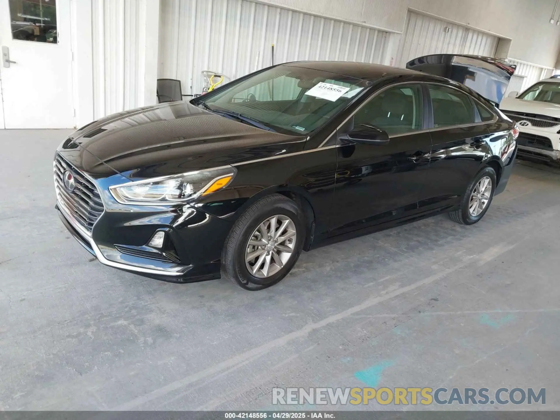 2 Photograph of a damaged car 5NPE24AF9KH752456 HYUNDAI SONATA 2019
