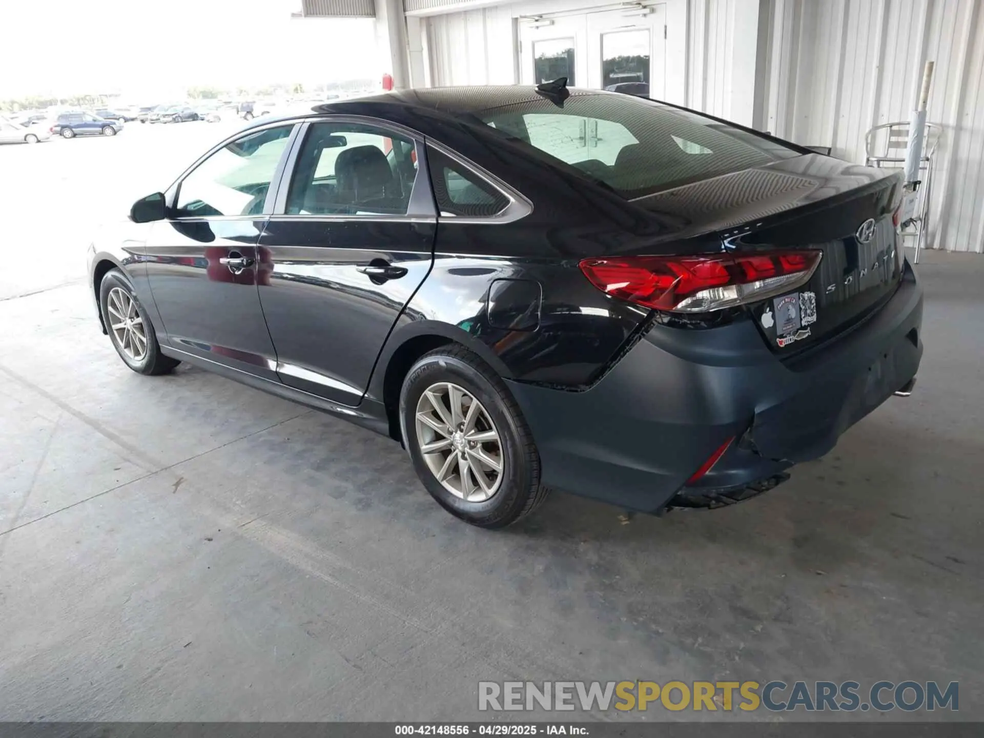 3 Photograph of a damaged car 5NPE24AF9KH752456 HYUNDAI SONATA 2019