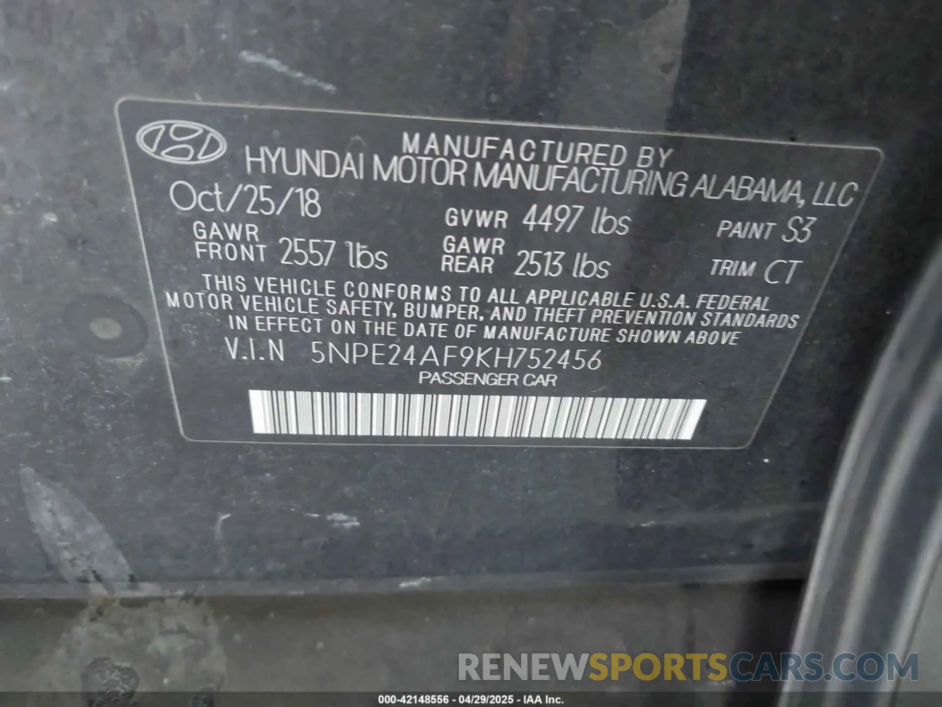 9 Photograph of a damaged car 5NPE24AF9KH752456 HYUNDAI SONATA 2019