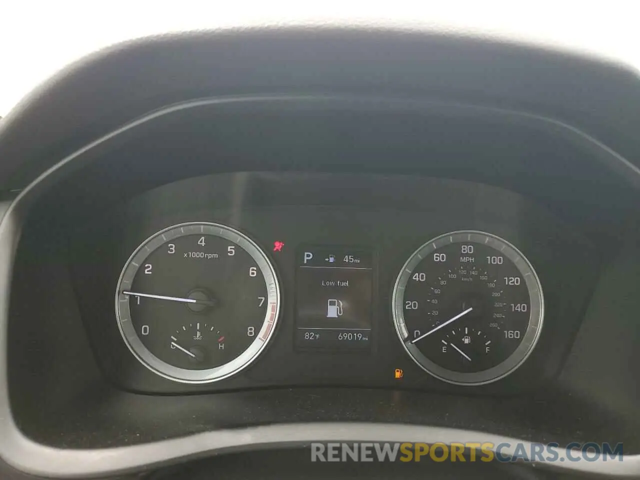 9 Photograph of a damaged car 5NPE24AF9KH760251 HYUNDAI SONATA 2019