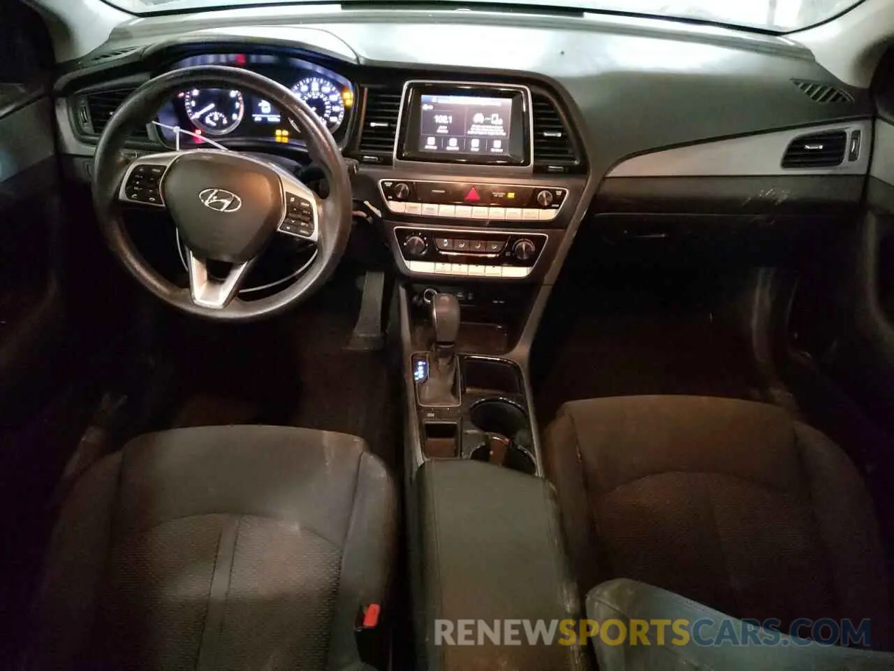 8 Photograph of a damaged car 5NPE24AF9KH762503 HYUNDAI SONATA 2019
