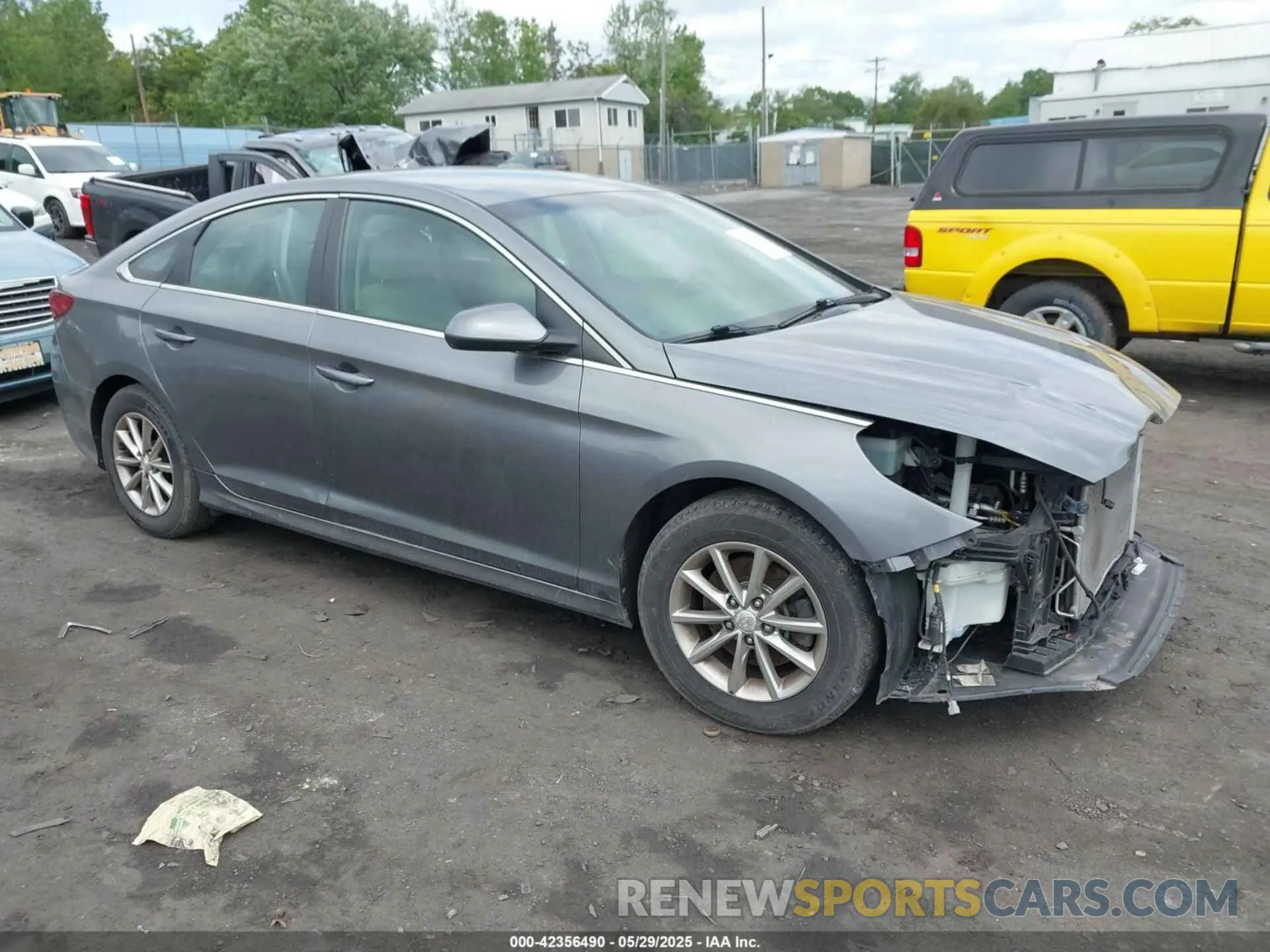 1 Photograph of a damaged car 5NPE24AF9KH766504 HYUNDAI SONATA 2019