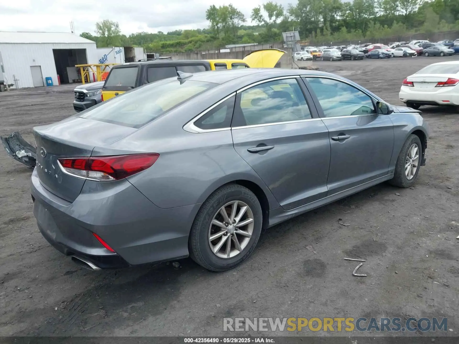 4 Photograph of a damaged car 5NPE24AF9KH766504 HYUNDAI SONATA 2019
