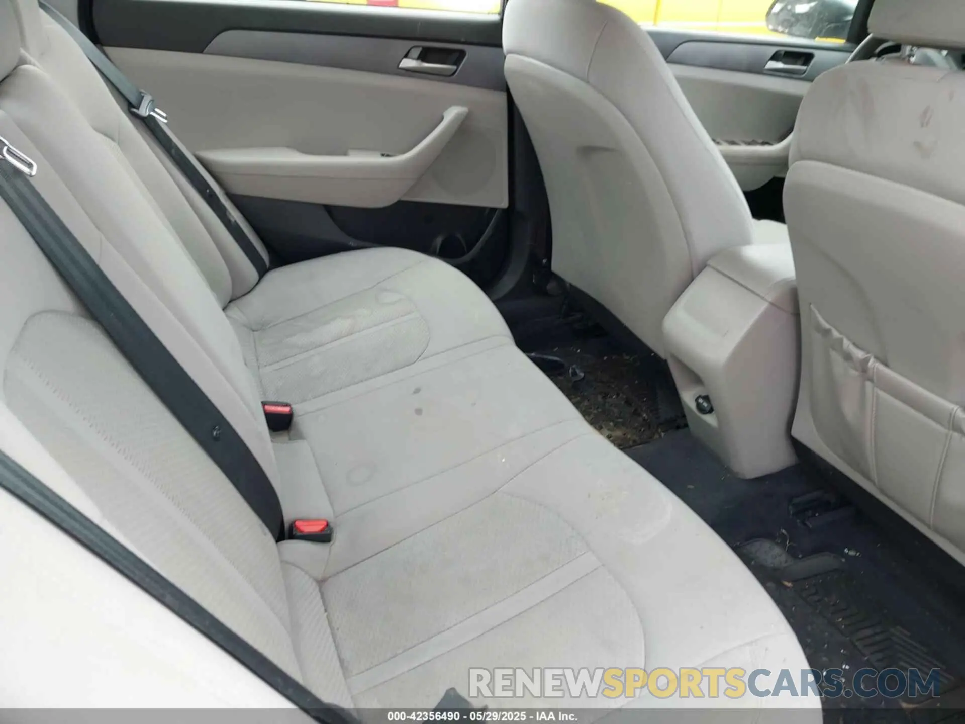 8 Photograph of a damaged car 5NPE24AF9KH766504 HYUNDAI SONATA 2019