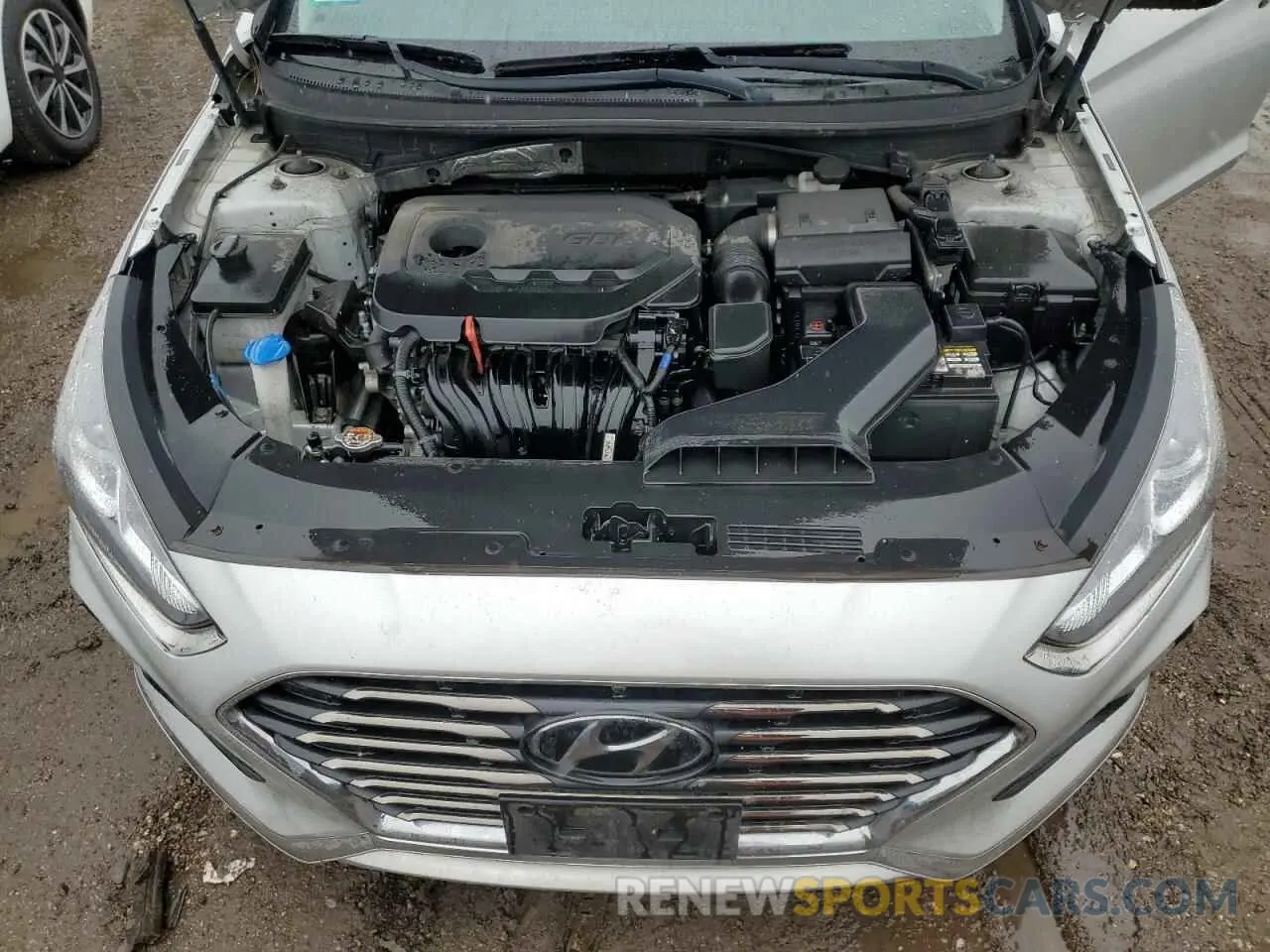 11 Photograph of a damaged car 5NPE24AF9KH773730 HYUNDAI SONATA 2019