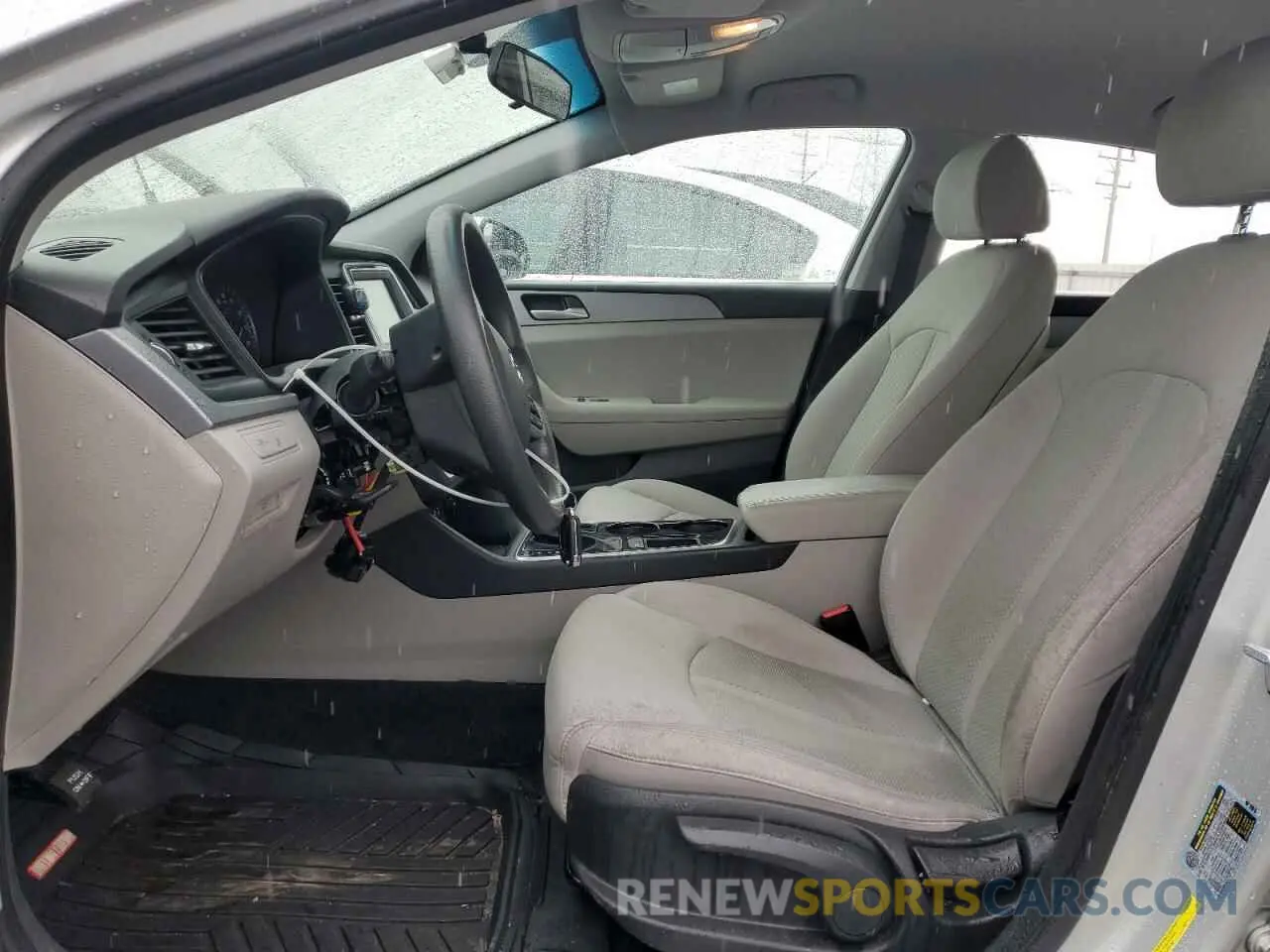 7 Photograph of a damaged car 5NPE24AF9KH773730 HYUNDAI SONATA 2019