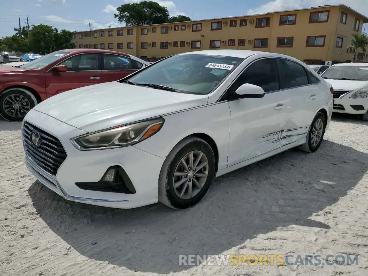 1 Photograph of a damaged car 5NPE24AF9KH774229 HYUNDAI SONATA 2019