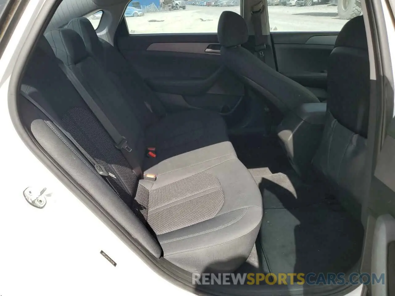 10 Photograph of a damaged car 5NPE24AF9KH774229 HYUNDAI SONATA 2019