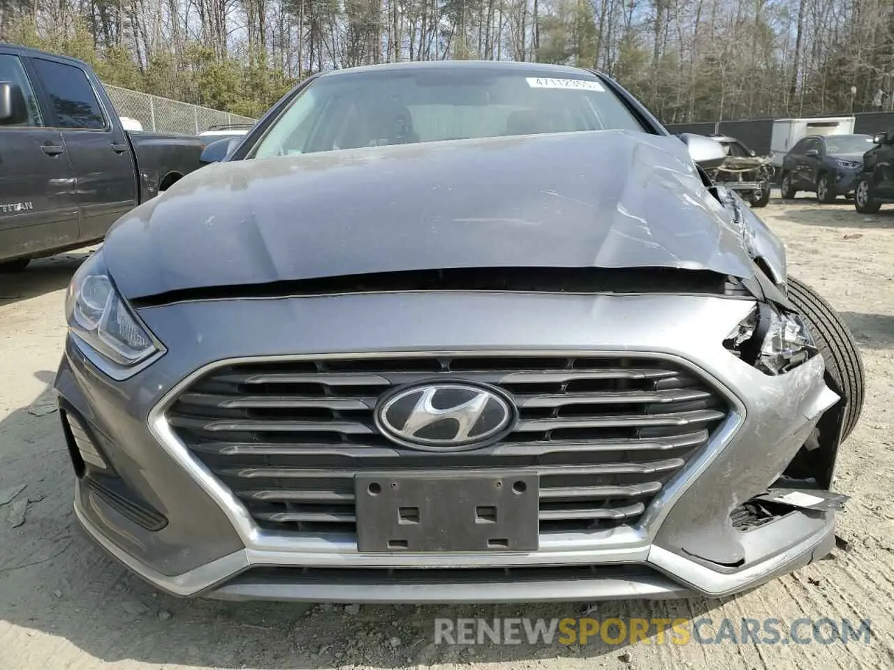 5 Photograph of a damaged car 5NPE24AF9KH774764 HYUNDAI SONATA 2019