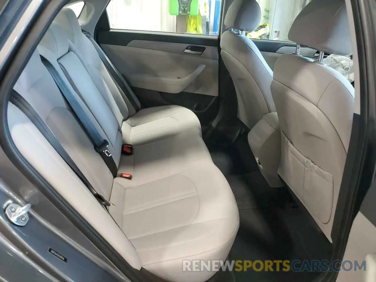 10 Photograph of a damaged car 5NPE24AF9KH789104 HYUNDAI SONATA 2019